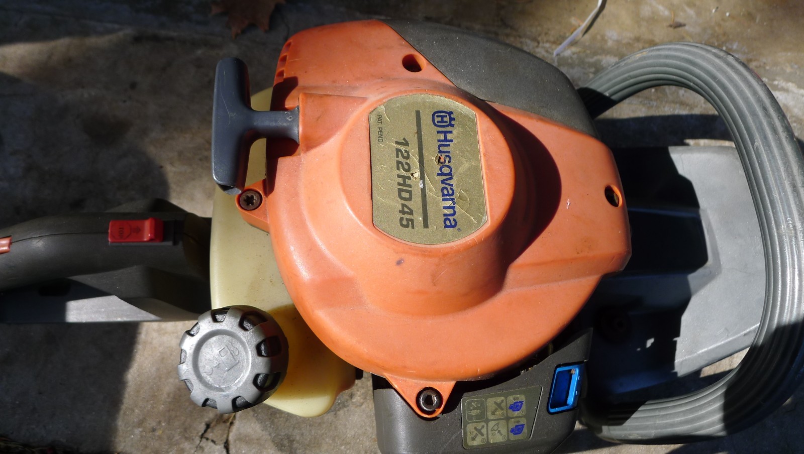 HUSQVARNA 122HD45 HEDGE TRIMMER