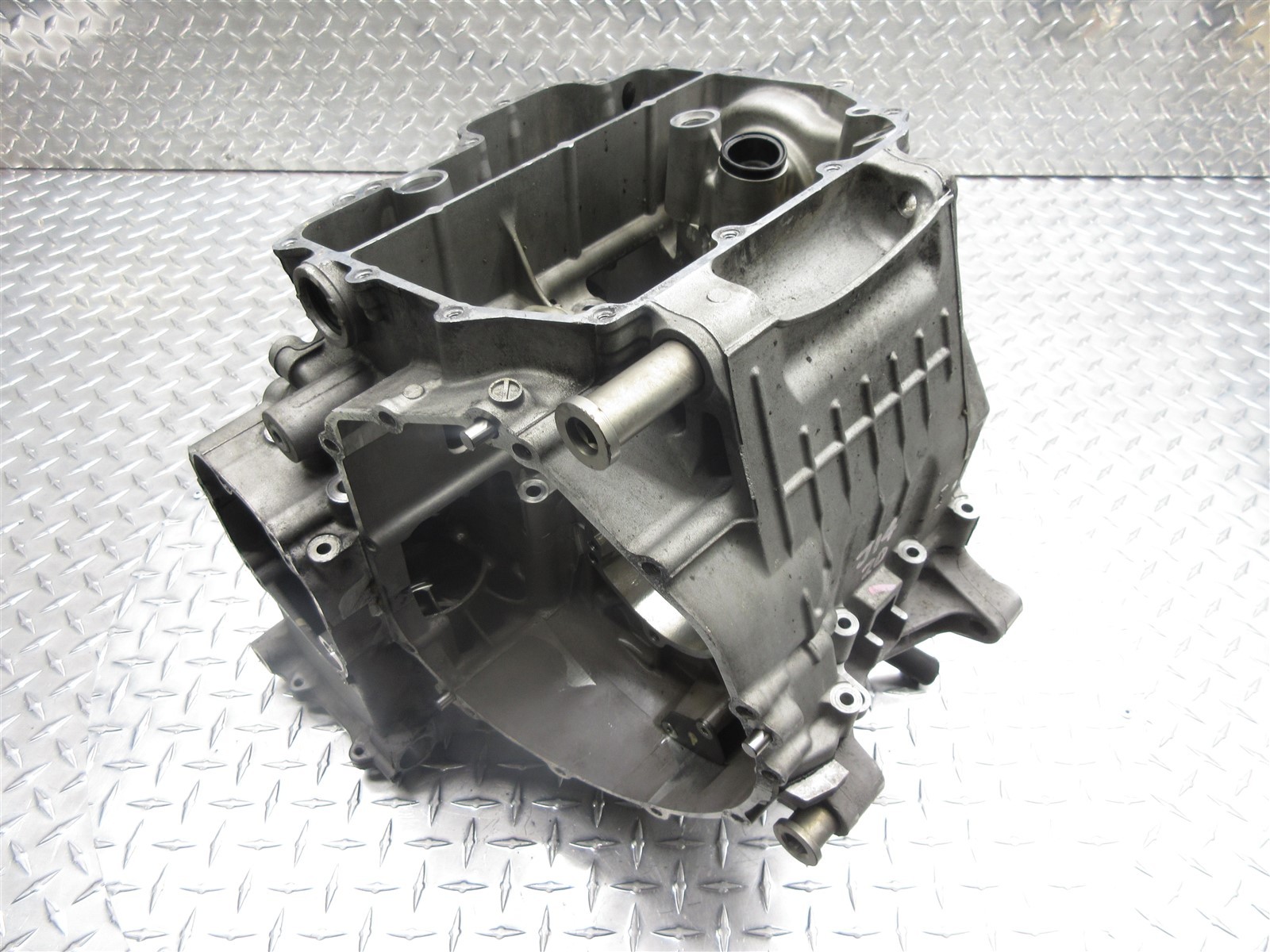 2012 11-15 Kawasaki ZX10R ZX1000 ZX10 Crankcase Case Engine Motor Block Piston