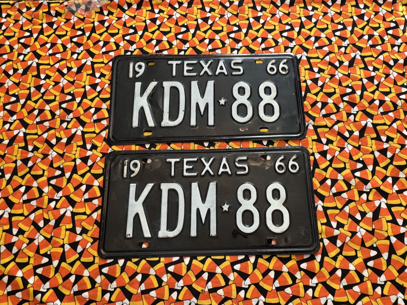 1966        TEXAS       PASSENGER        LICENSE      PLATES     KDM88