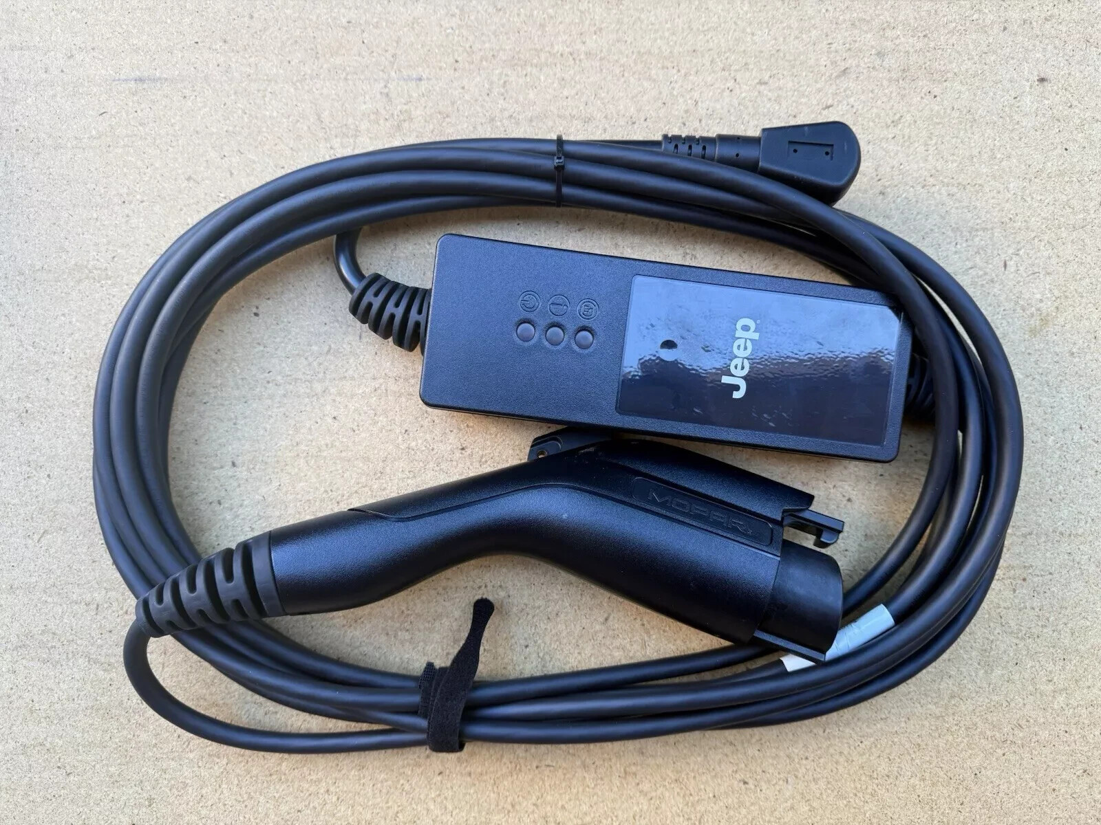 2023-2025 Jeep Wrangler 4Xe Level 1 EV Charger Cord Cable w/ Case 05185049AD OEM