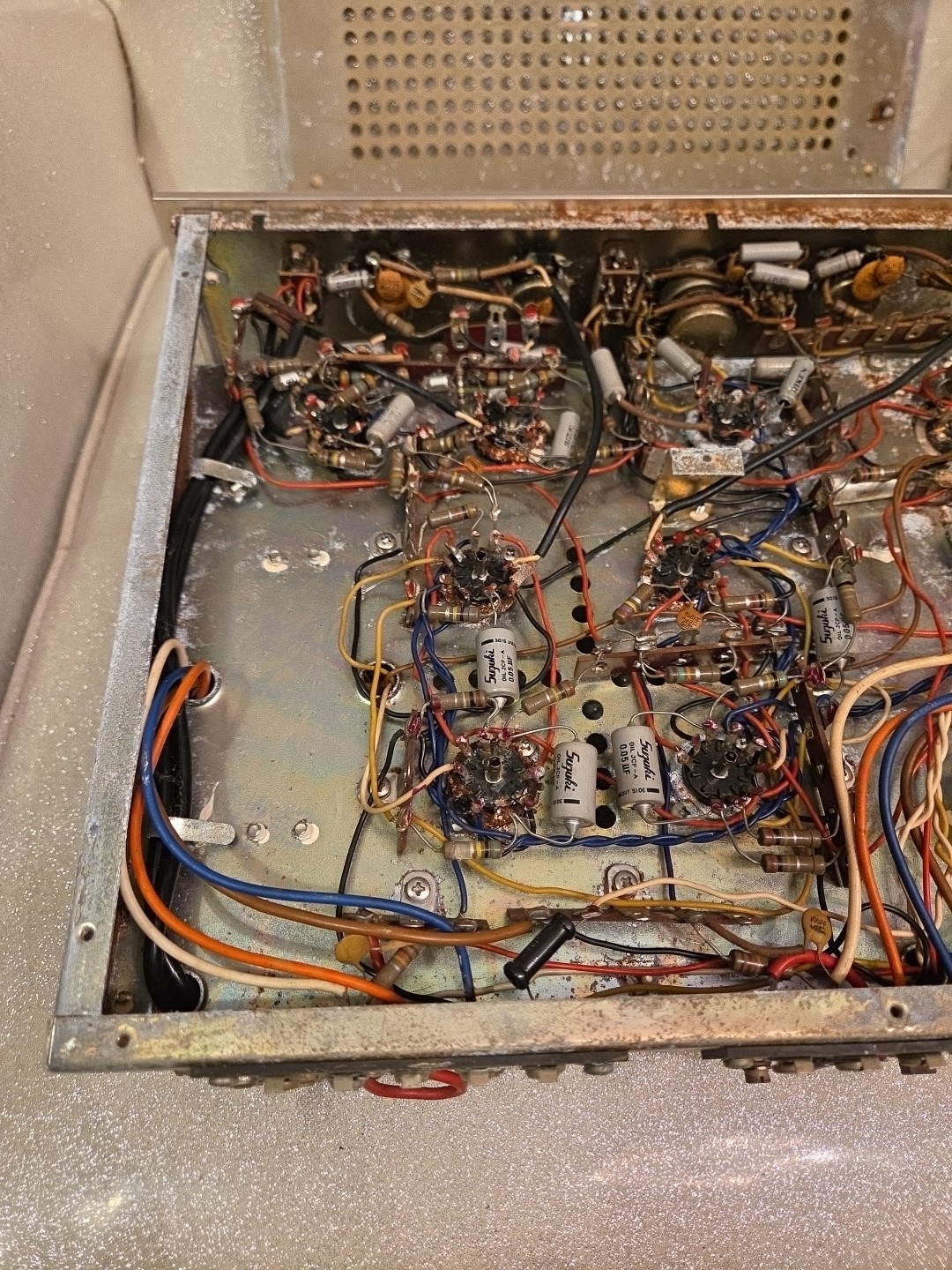 Realistic Stereo Amplifier SAF 24D For Parts Or Repair Missing Cover