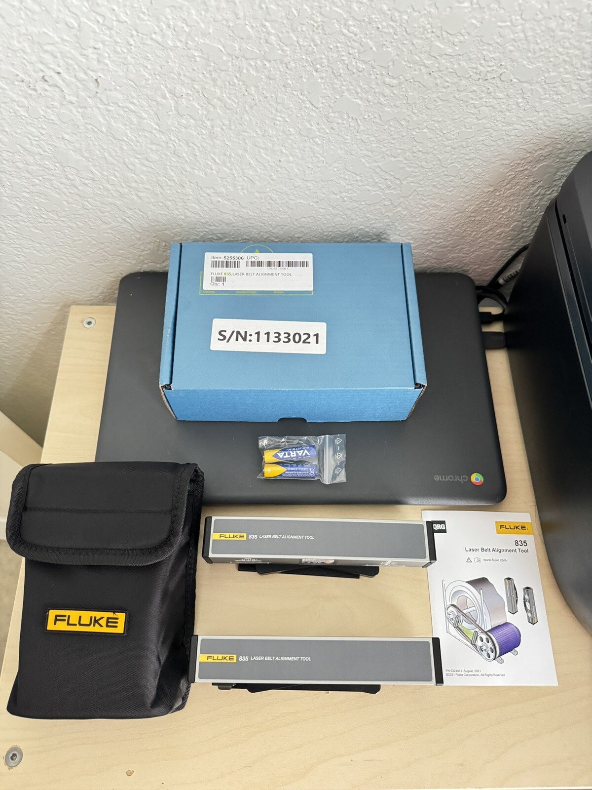 FLUKE 835 LASER BELT ALIGNMENT TOOL W / CASE NEW FACTORY SEALED / FREE SHIPPING