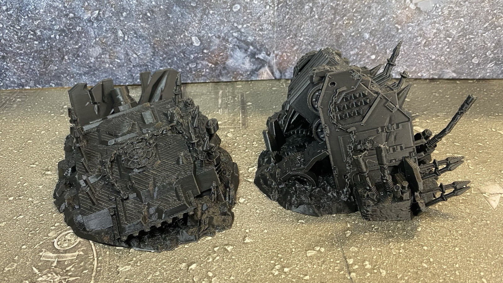 Tabletop Terrain - Wrecked Tanks - Warhammer 40K/ Fantasy Compatible - Lot of 6