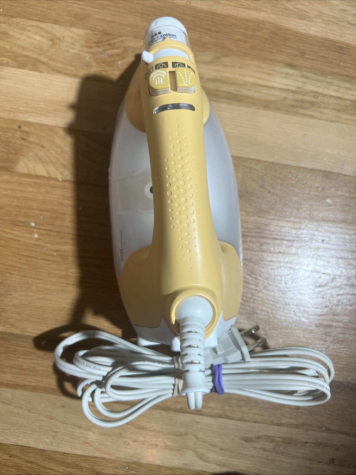 Oliso Pro TG1600 Pro Plus Smart Iron, iTouch technology tested/works yellow
