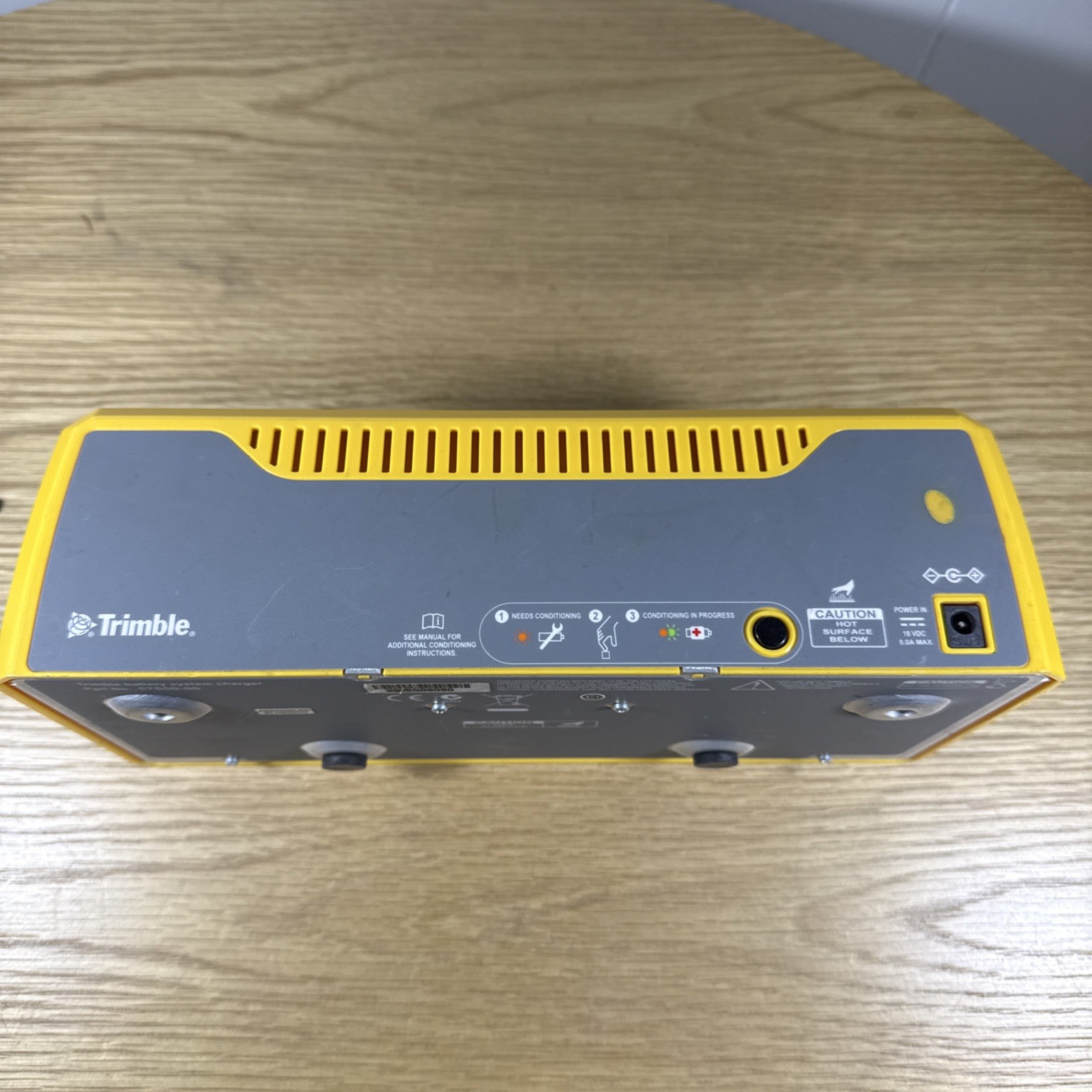 Trimble 57550-00 5-Bay Battery Charger Power Kit w/ AC Adapter Tested