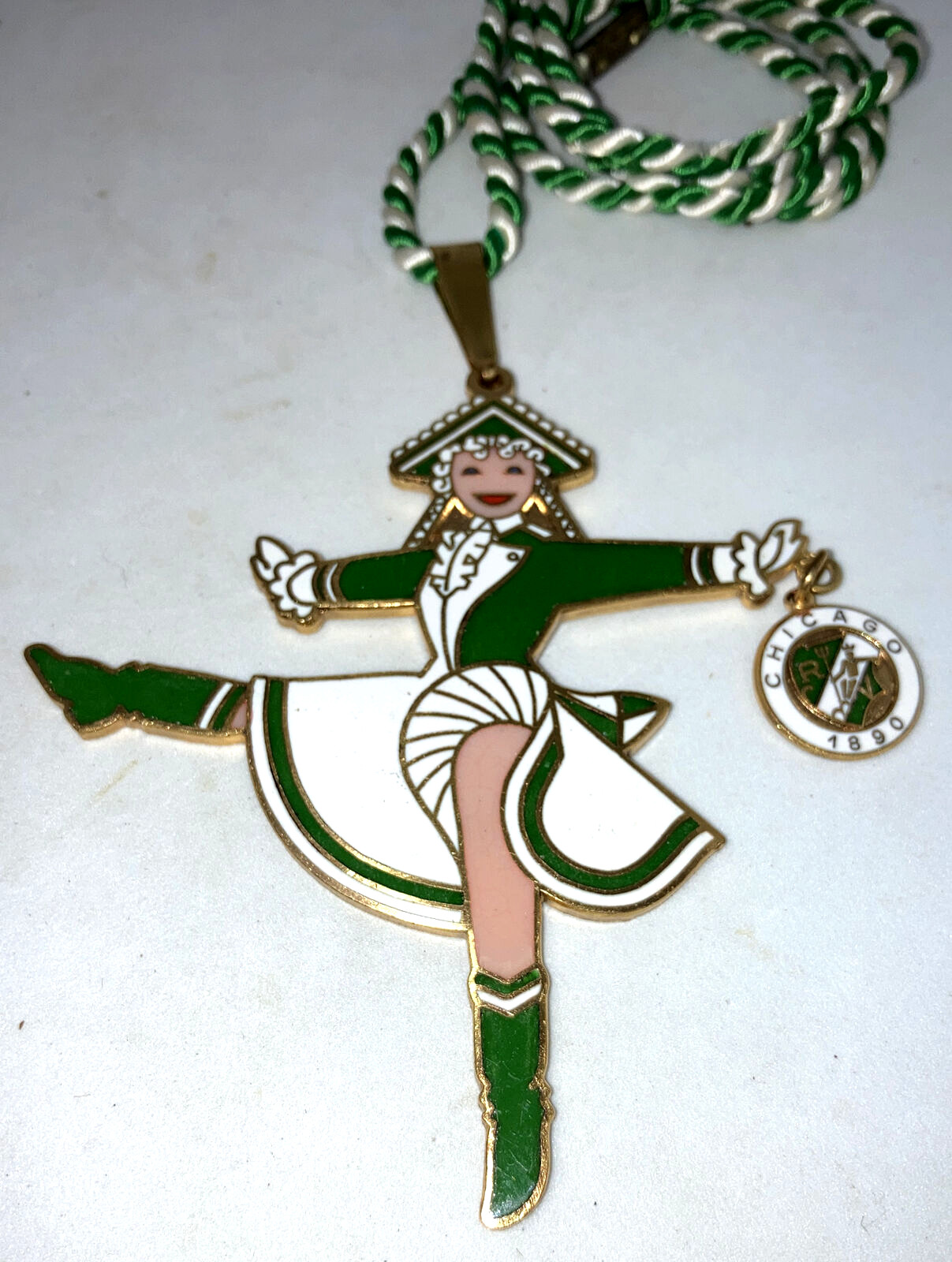2 vintage Rhein Verein RV Chicago Karneval dancer 80 jahre metal order medal
