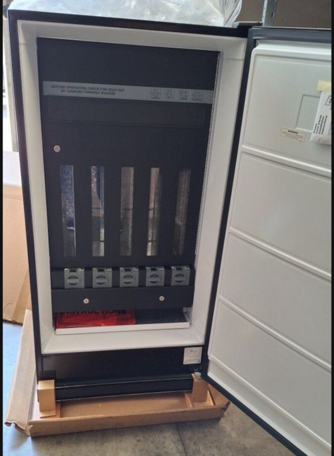 Juice Mate Refrigerated Coin Operated Can Vending Machine Model FMR1 - Brand New