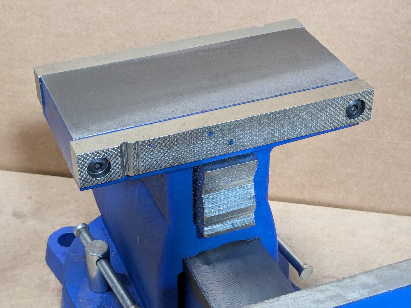 Yost Reversible Bench Vise w/ Swivel Base 8" Jaw Width 8.5" / 12.5" Opening