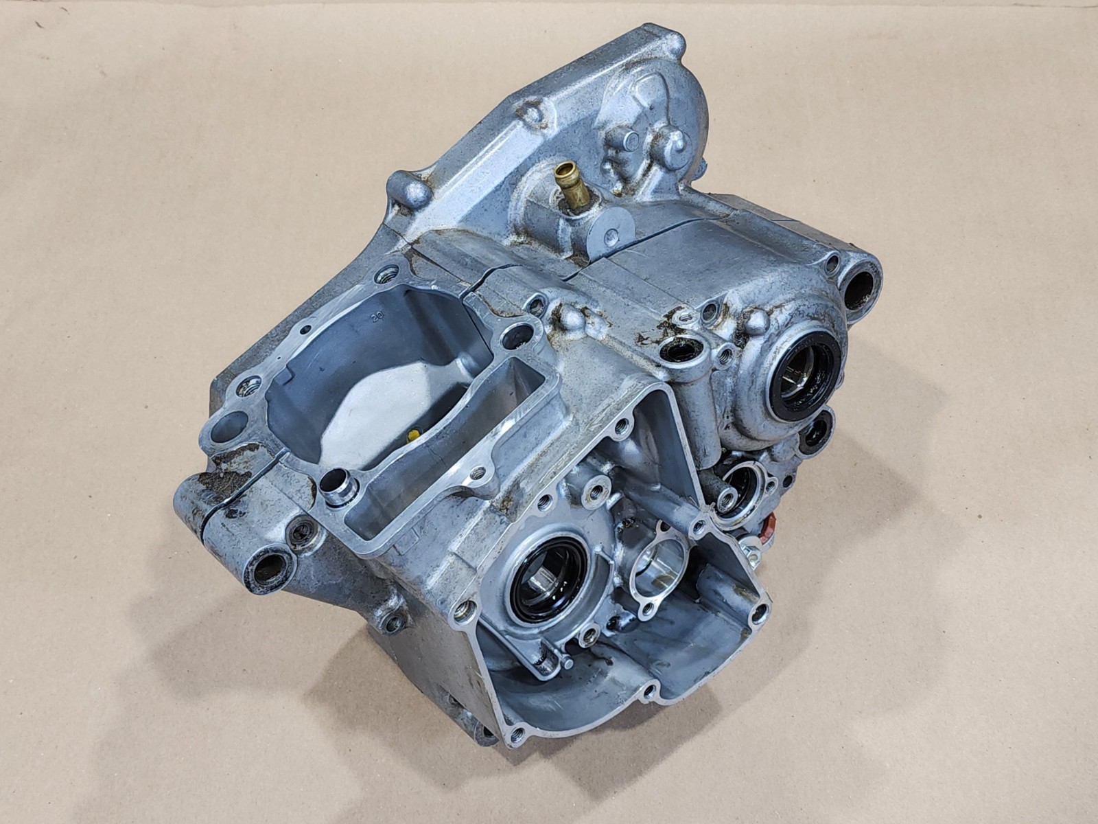 2015 Suzuki RMZ250 RMZ 250 OEM Left & Right Engine Crankcase Case Bottom End