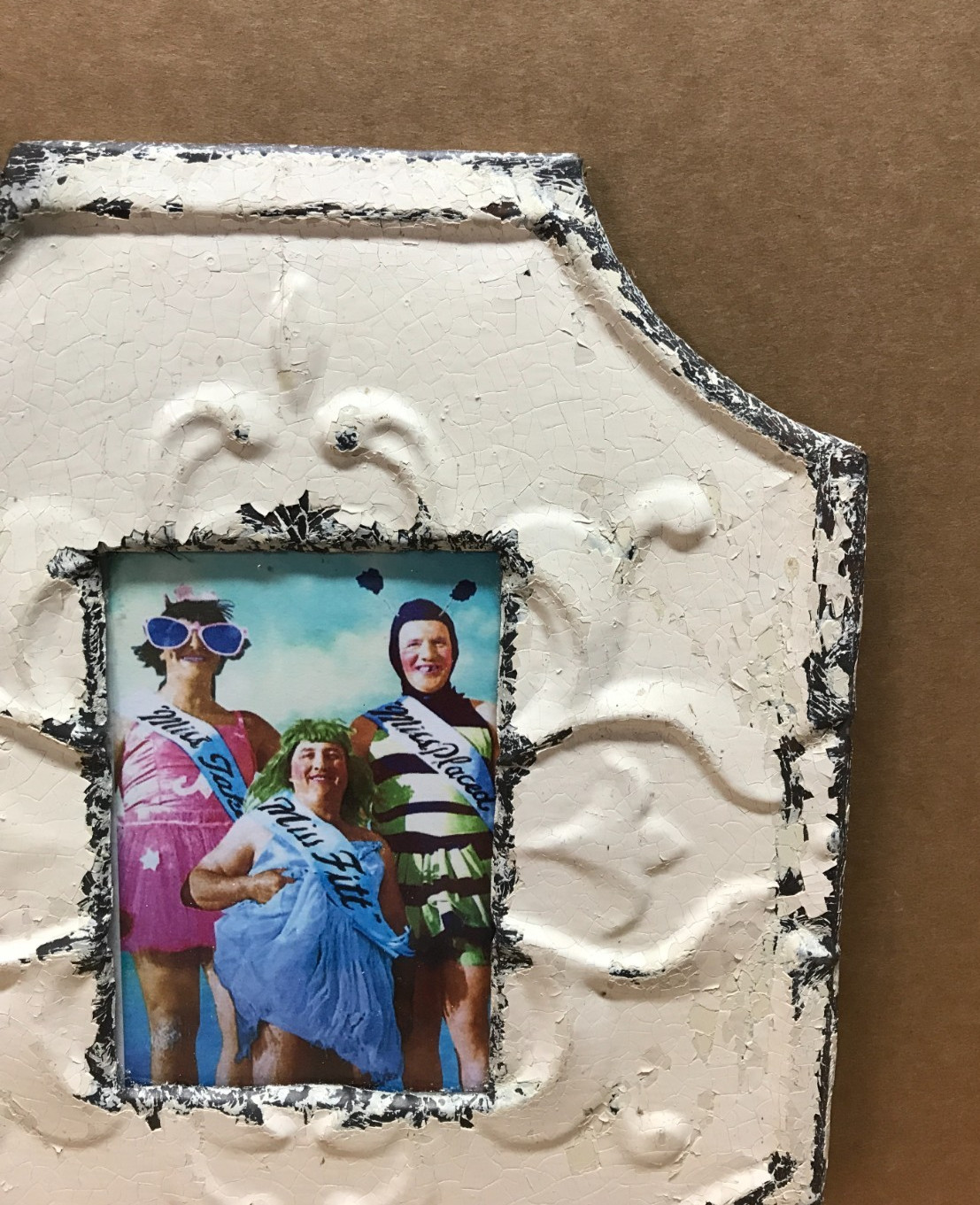 VTG 11x13 Shabby Decorative 4x6 Tin Ceiling White Picture Frame Old 387-26B