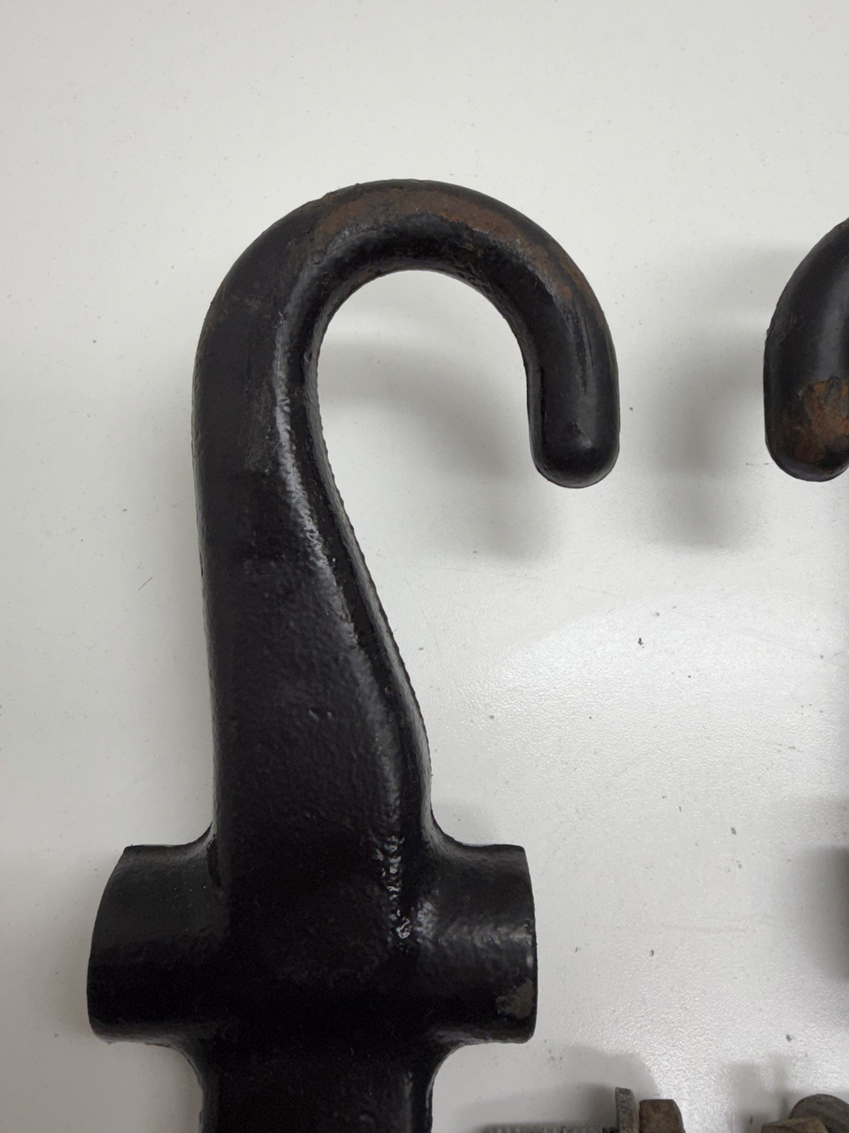 01 - 06 Chevy Silverado GMC Sierra HD 2500 3500 Front Tow Hooks & Hardware A45