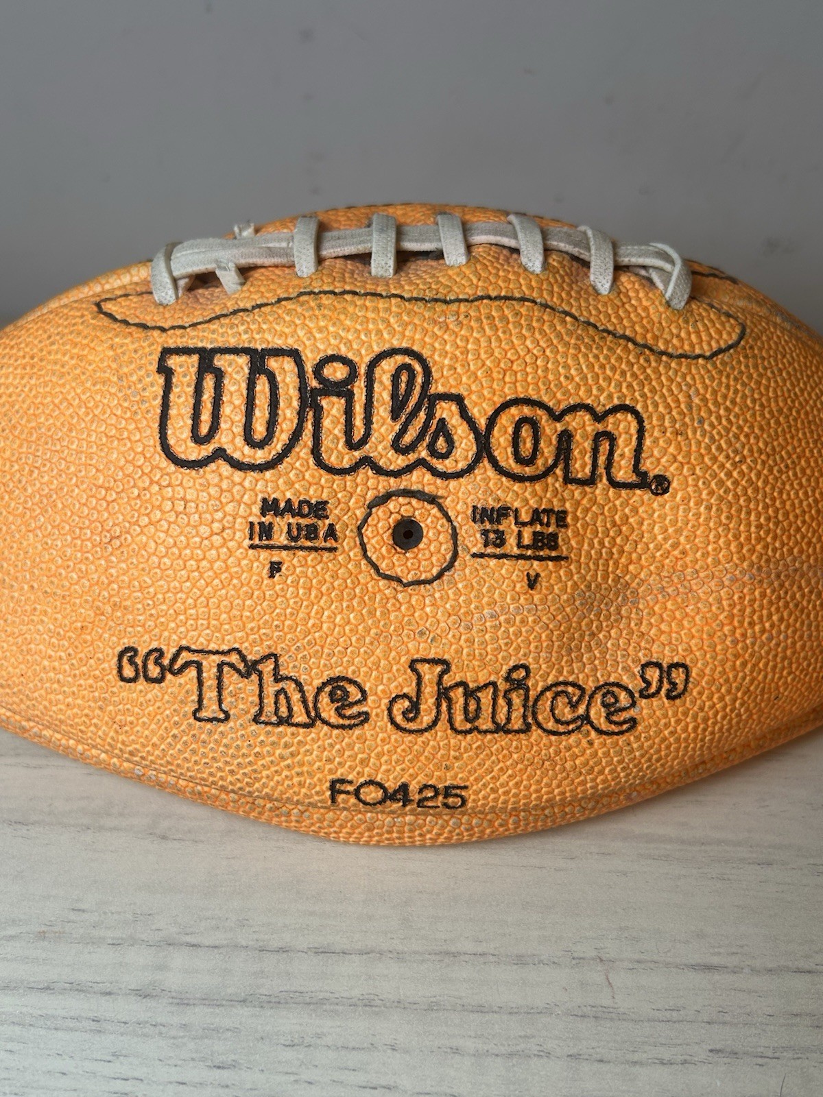 OJ SIMPSON F0425 Orange WILSON FOOTBALL "The JUICE" Vintage 1970s 1980s