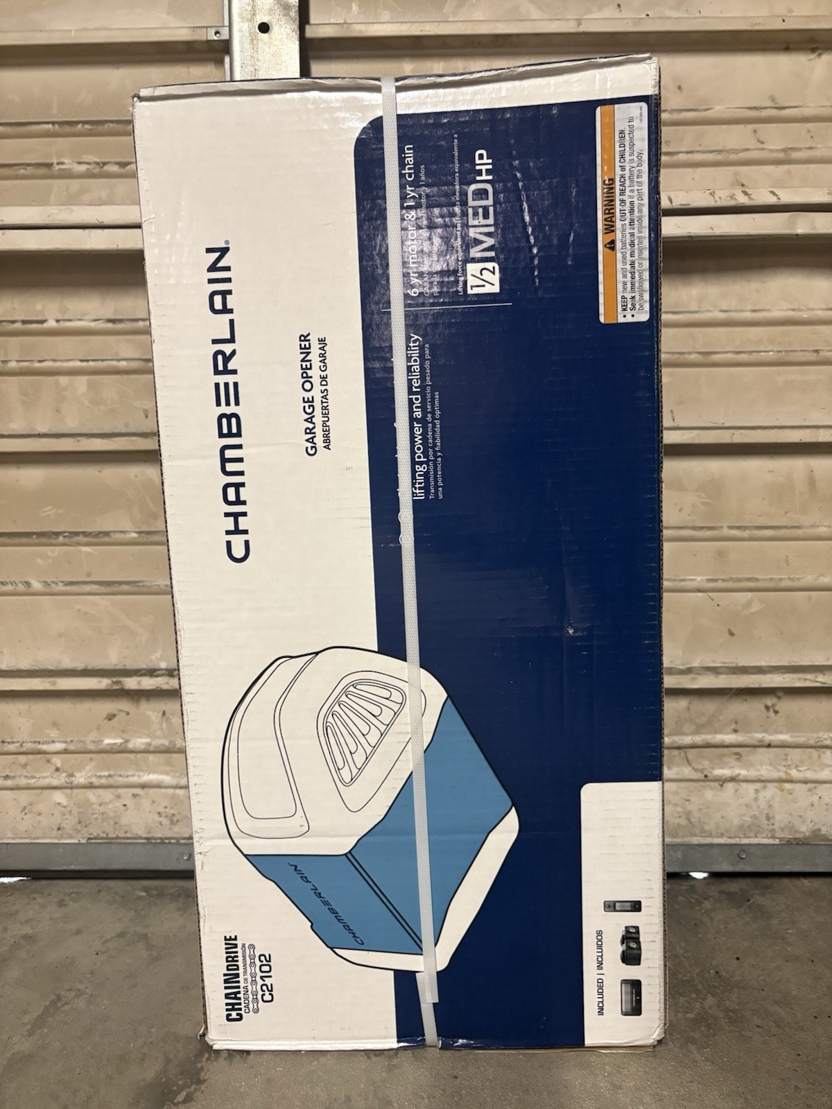 Chamberlain C2102 1/2 HP Chain Drive Garage Door Opener w/MED Lifting BRAND NEW