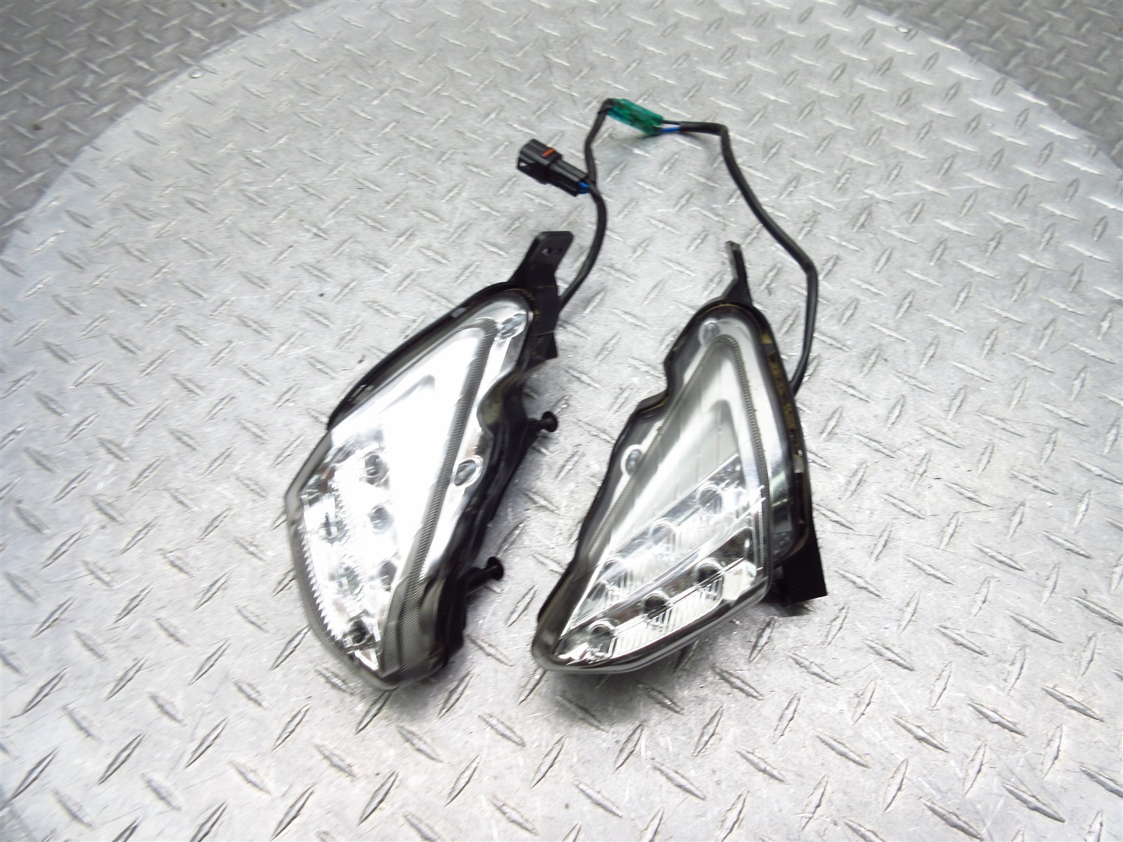 2015 15-16 Yamaha SMAX 155 XC155 Left Right Side Front Pilot Running Head Light