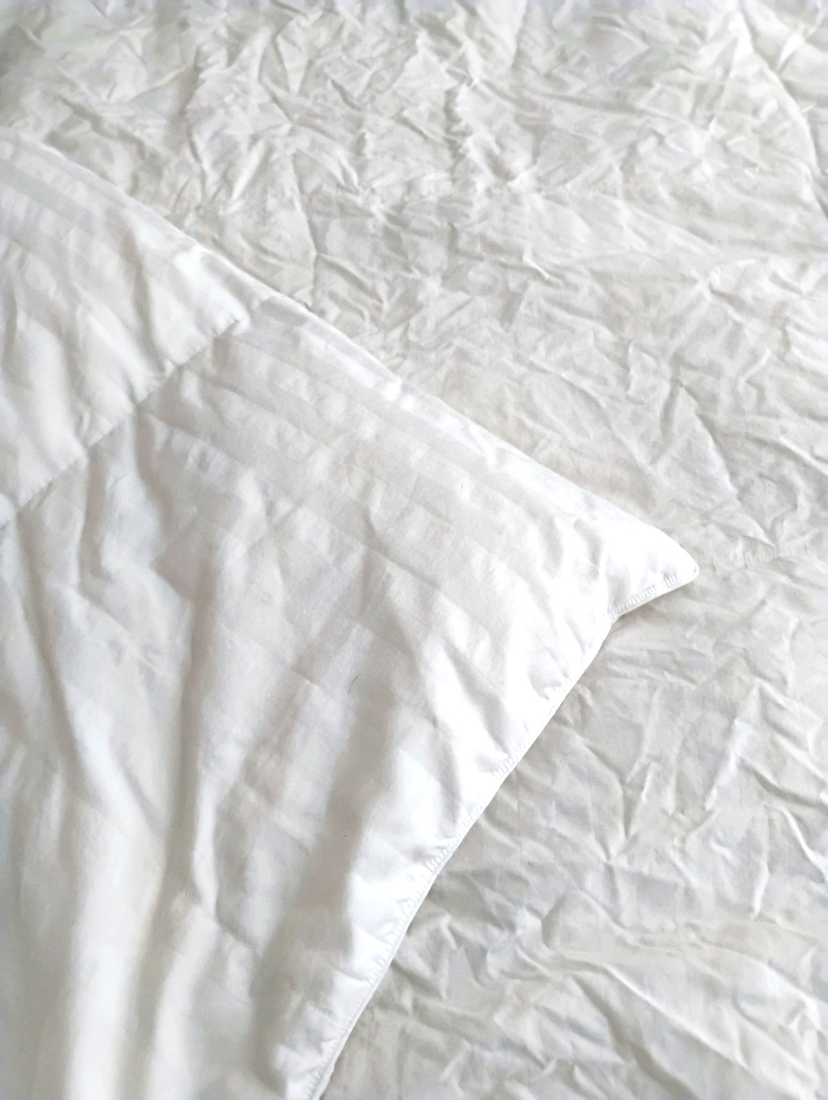 Blue Ridge Hotel Grand Down Duvet Insert King size Cotton White 88" x 104" USA