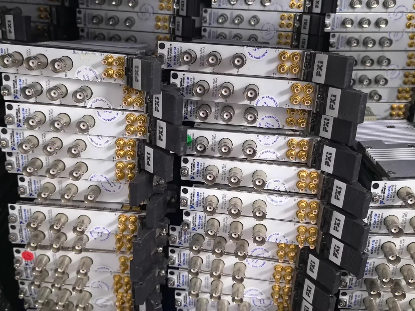 National Instruments NI PXIe-5160 500 MHz 2.5 GS/s 10-Bit PXI Oscilloscope