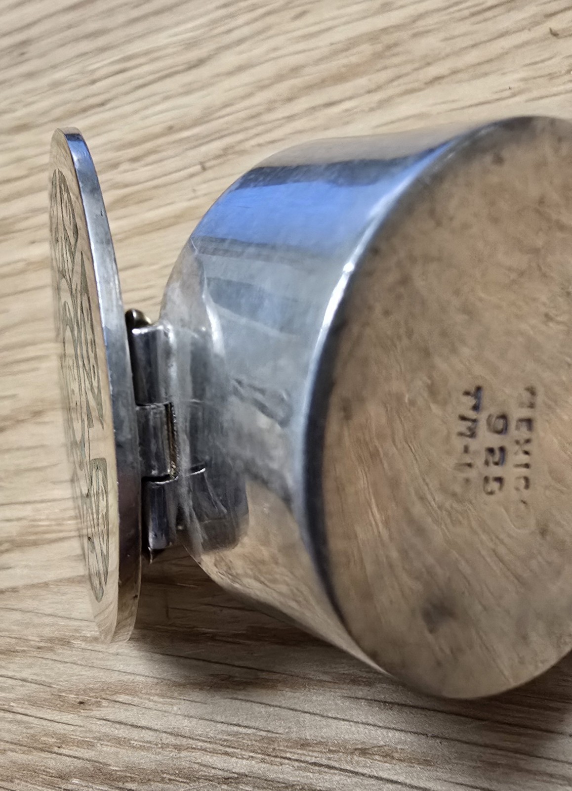 Vintage Mexican Sterling Silver & Malachite Pill Box - TM-13 Taxco - 1oz