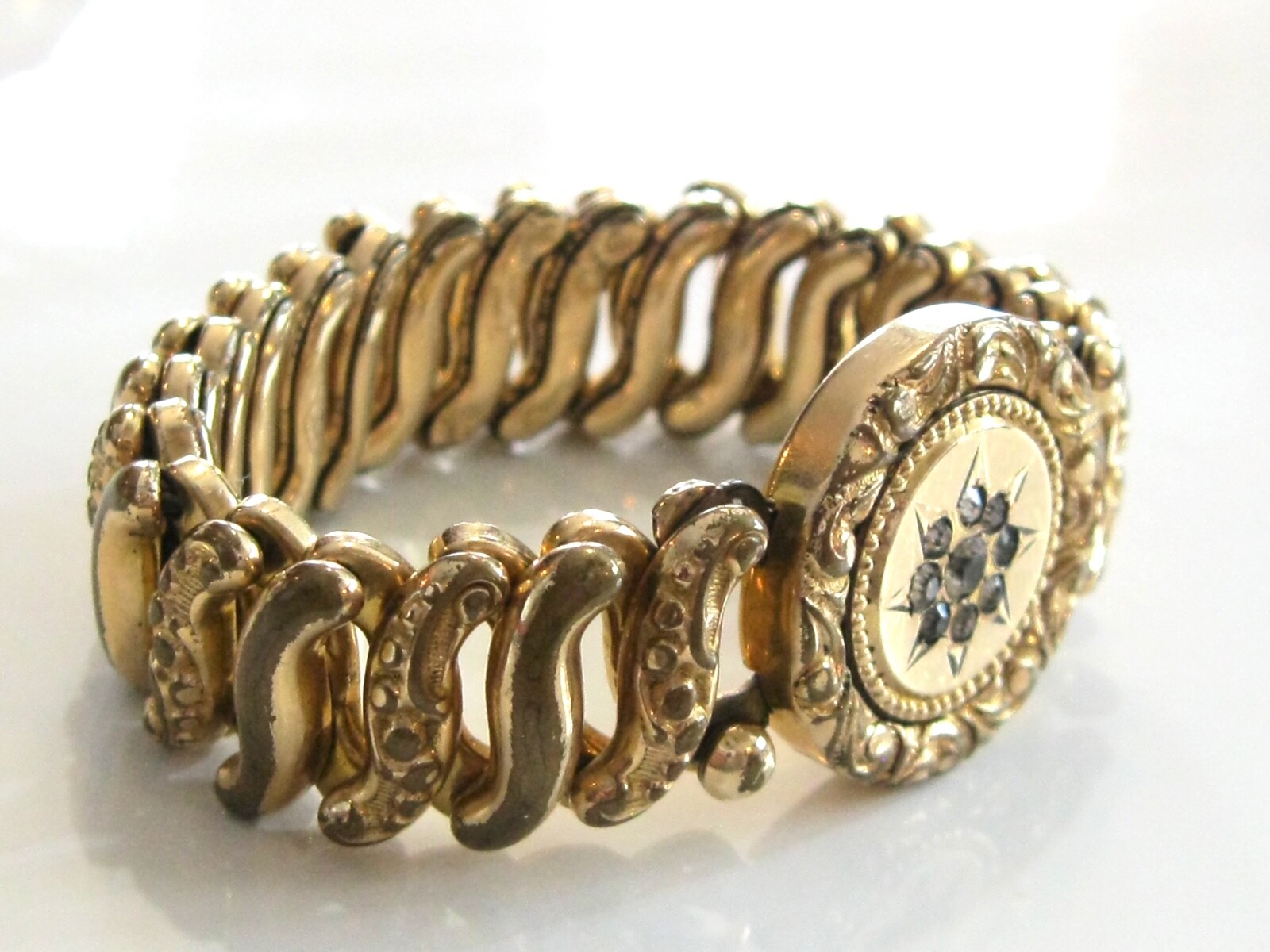 VINTAGE 1940'S WWII ERA SWEETHEART EXPANSION STRETCH BRACELET w RHINESTONES ACME