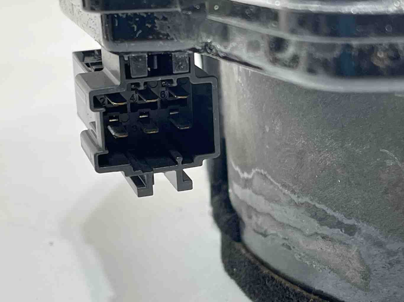 2010 - 2016 MERCEDES E350 Logic7 Rear Subwoofer Audio Speaker 2128203502 OEM