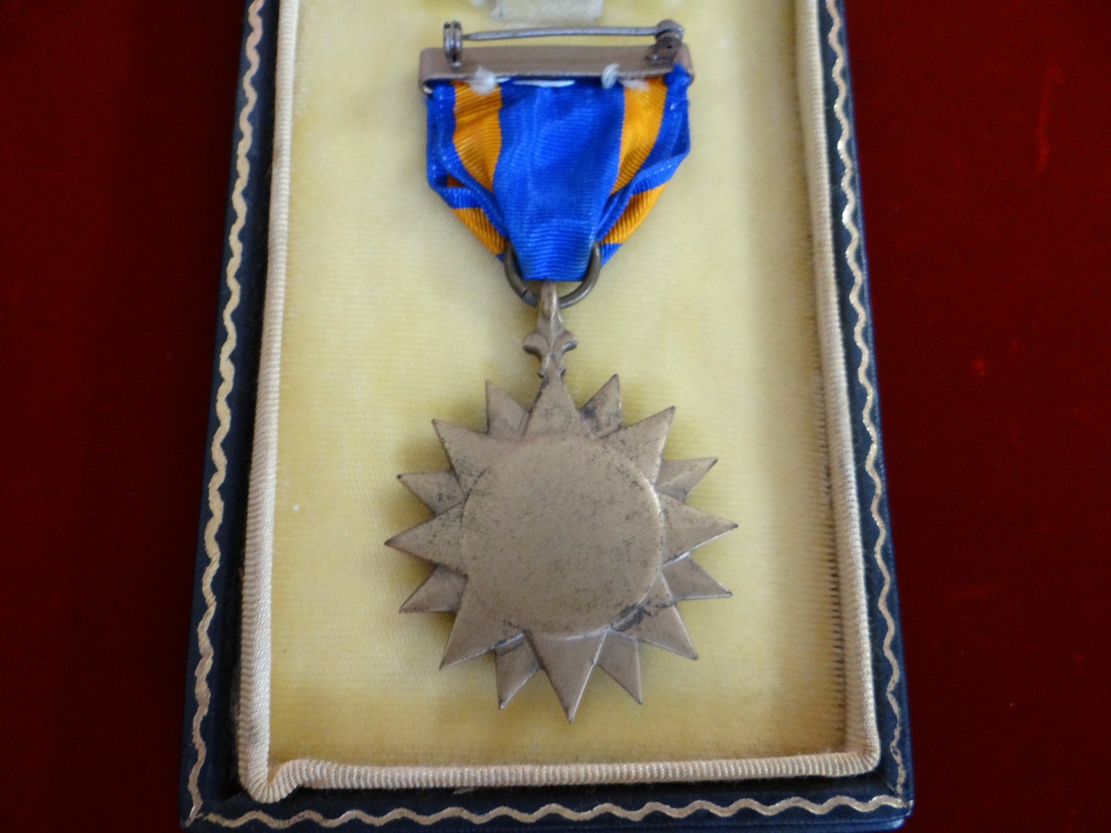 WWII US Army Air Medal in Presentation Case, Full-Size Medal, Original WW2