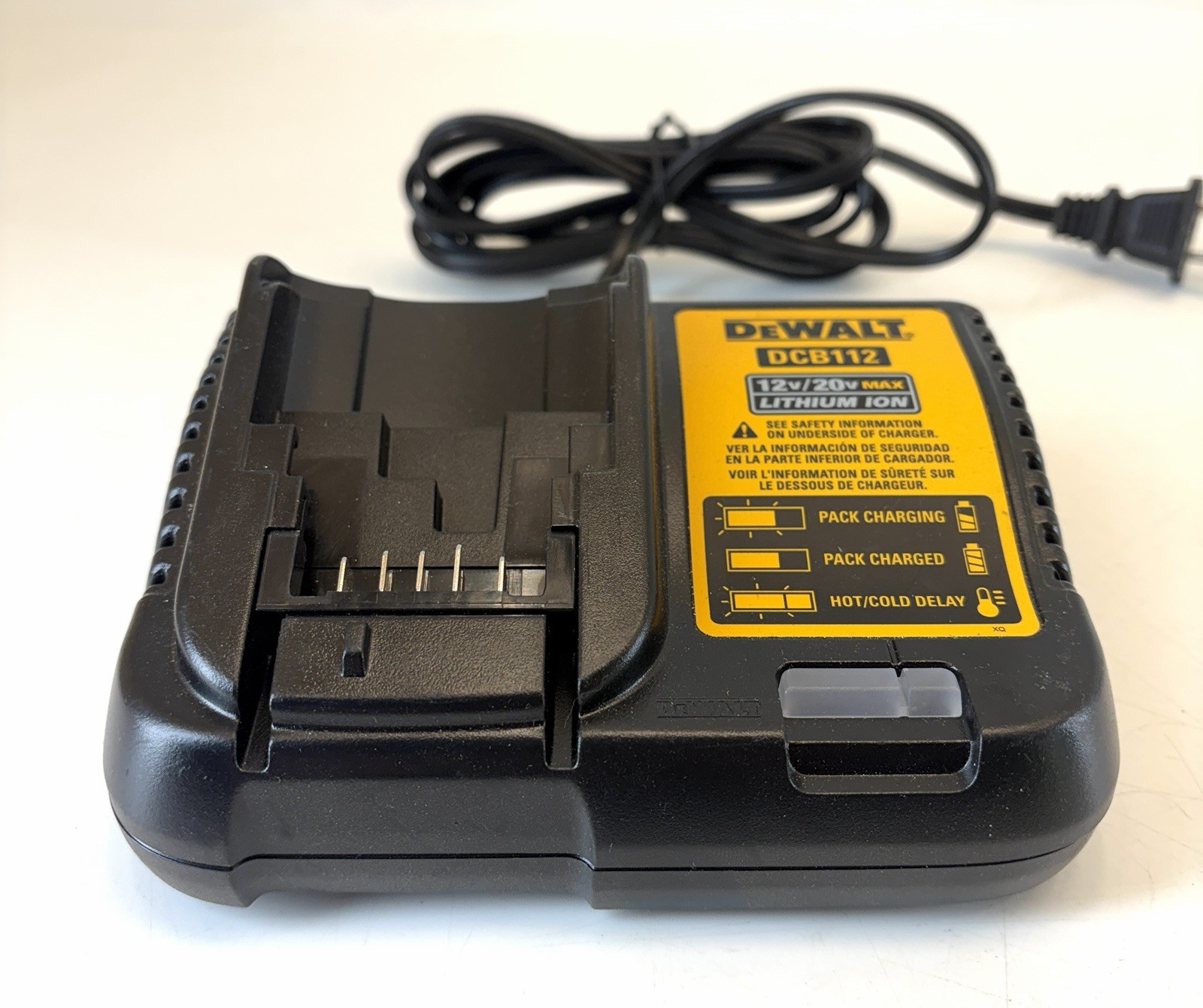 DeWalt 12V/ 20V Battery Charger For Battery DCB204 DCB200 DCB205 Model DCB112