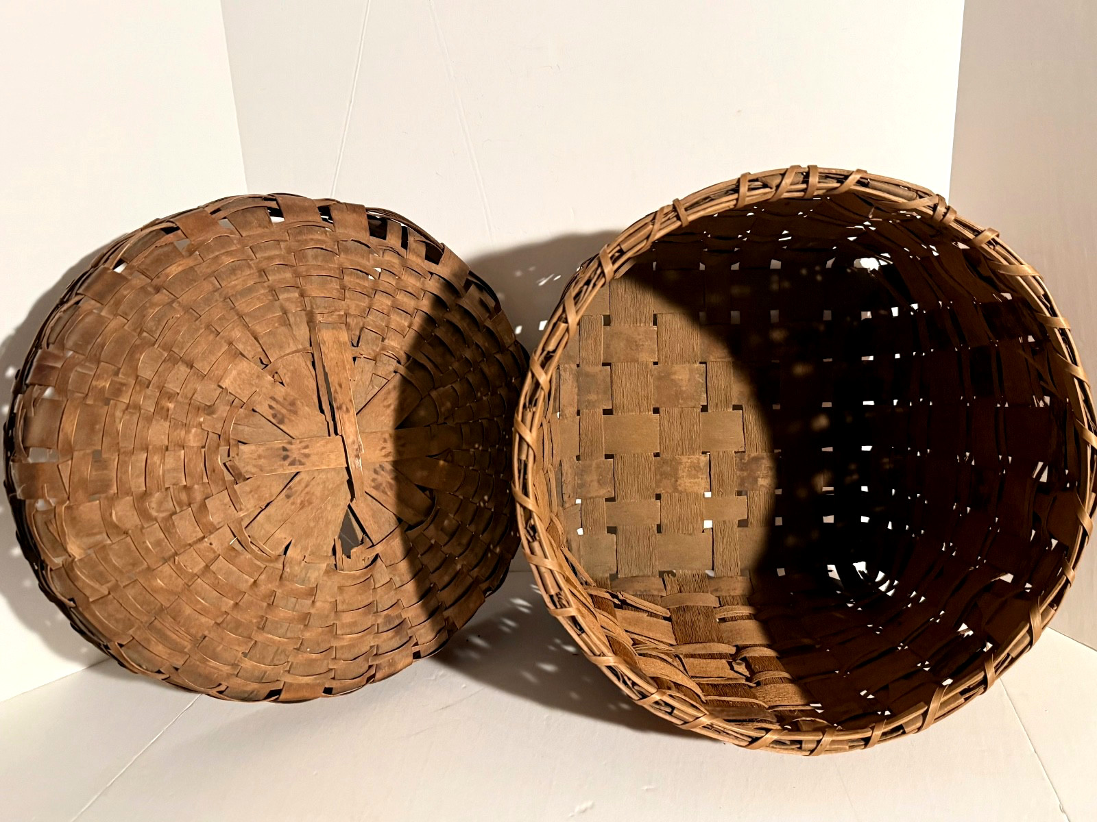 LARGE 19TH C 15” NORTHEASTERN, POSSIBLY CT MOHEGAN, POTATO STAMP COVERED BASKET