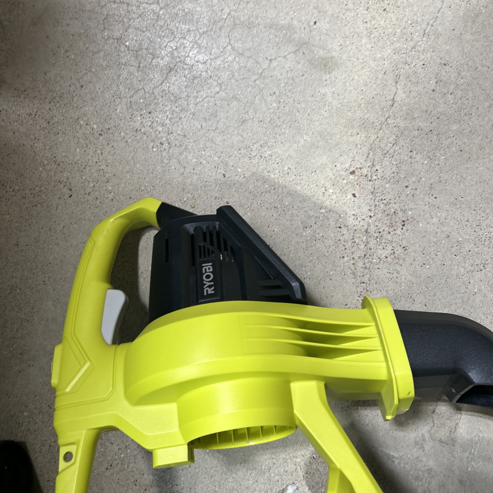 Ryobi RY40405BTL 40V Cordless Leaf Mulcher Z236