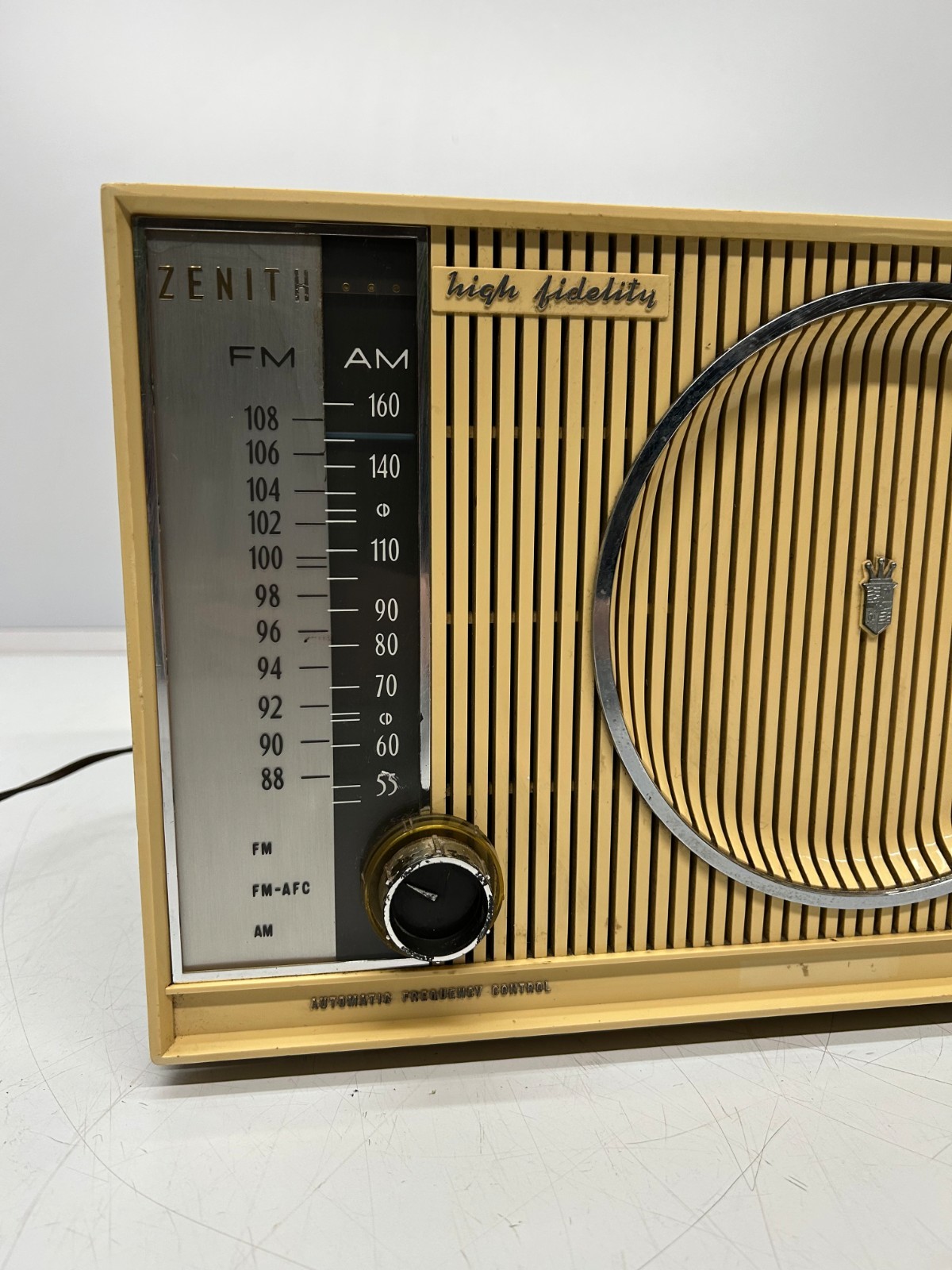 Vtg Zenith Model C845 Super Interlude AM FM Tube Radio Works Has Issues As Is