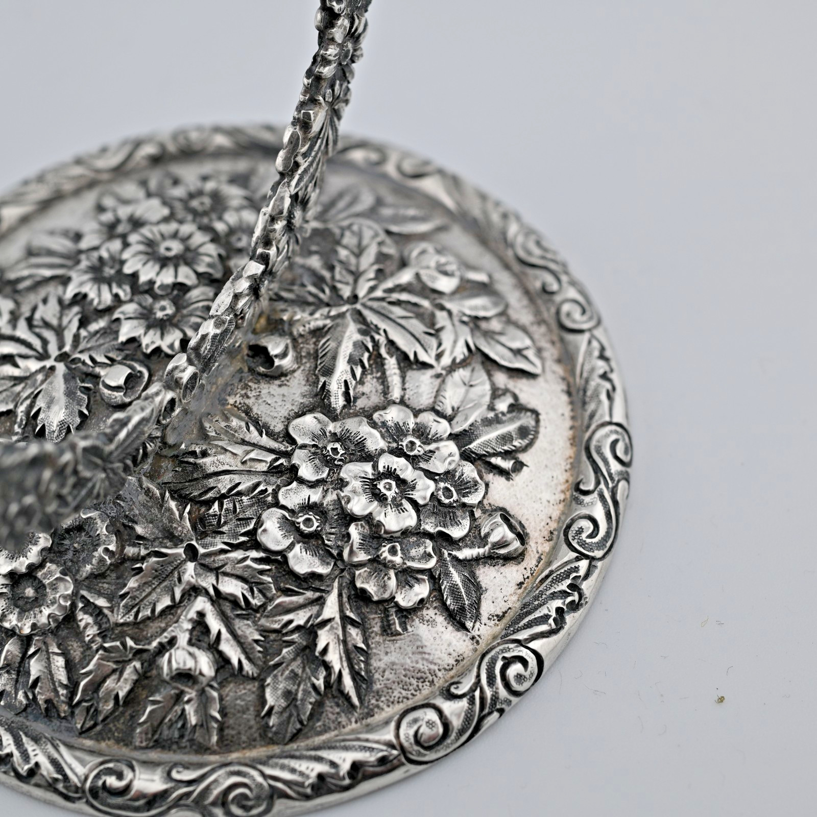 Rare Large Sterling Silver S. Kirk & Son Repousse 4 1/8" Watch Holder 925/1000