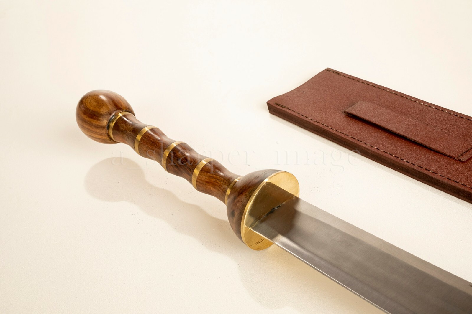 Full Size 33" Roman/Centurion Gladius Sword, Leather Sheath SOLID Sharpened