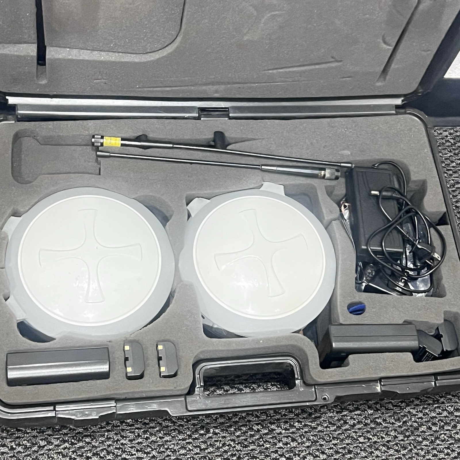 Carlson Hemisphere GPS Rovers S320 Antenna Land Surveying Blue Tooth 400 MHz