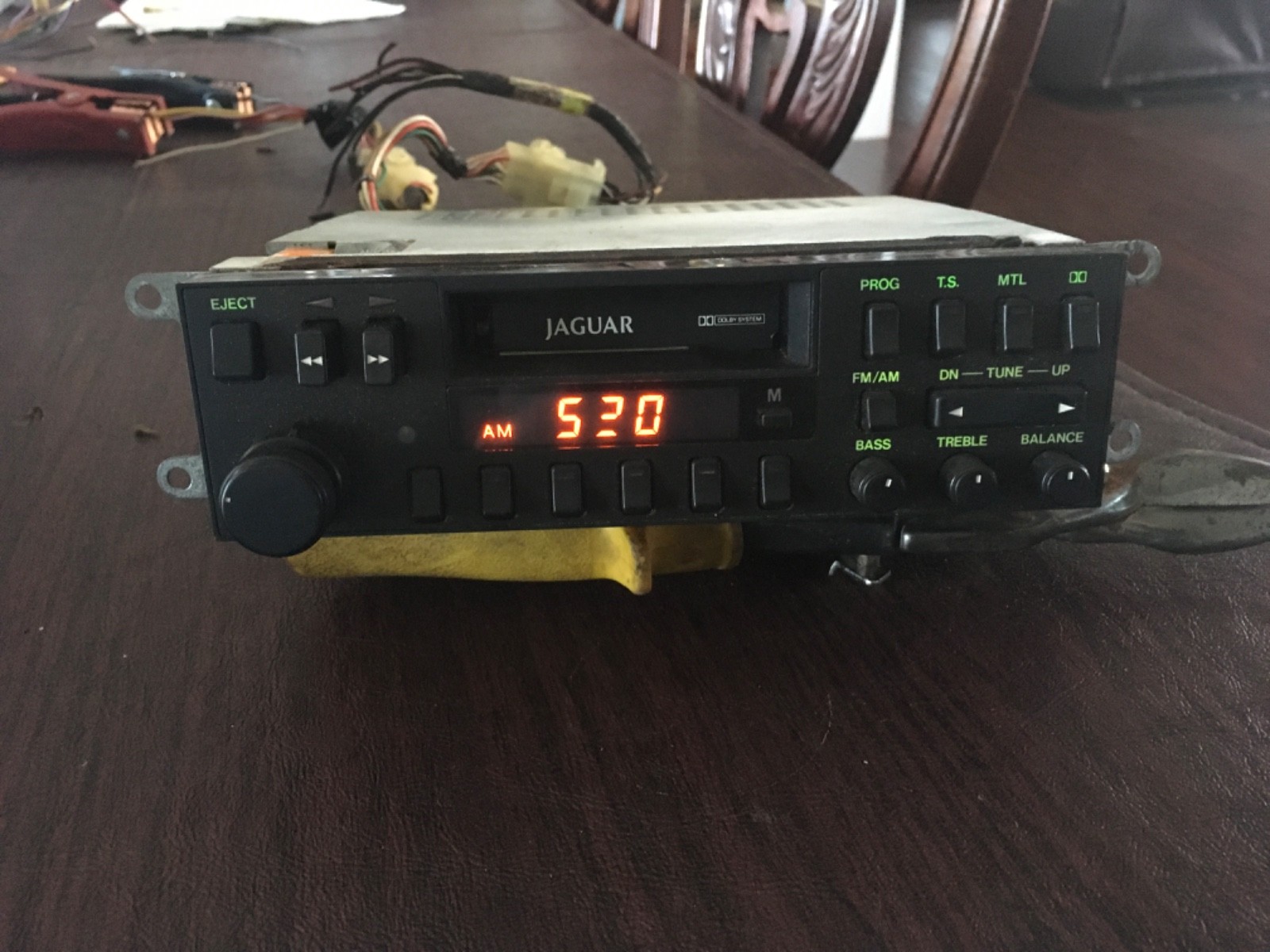 1985-1987 Jaguar XJS XJ6 Radio AJ8600 FM Cassette