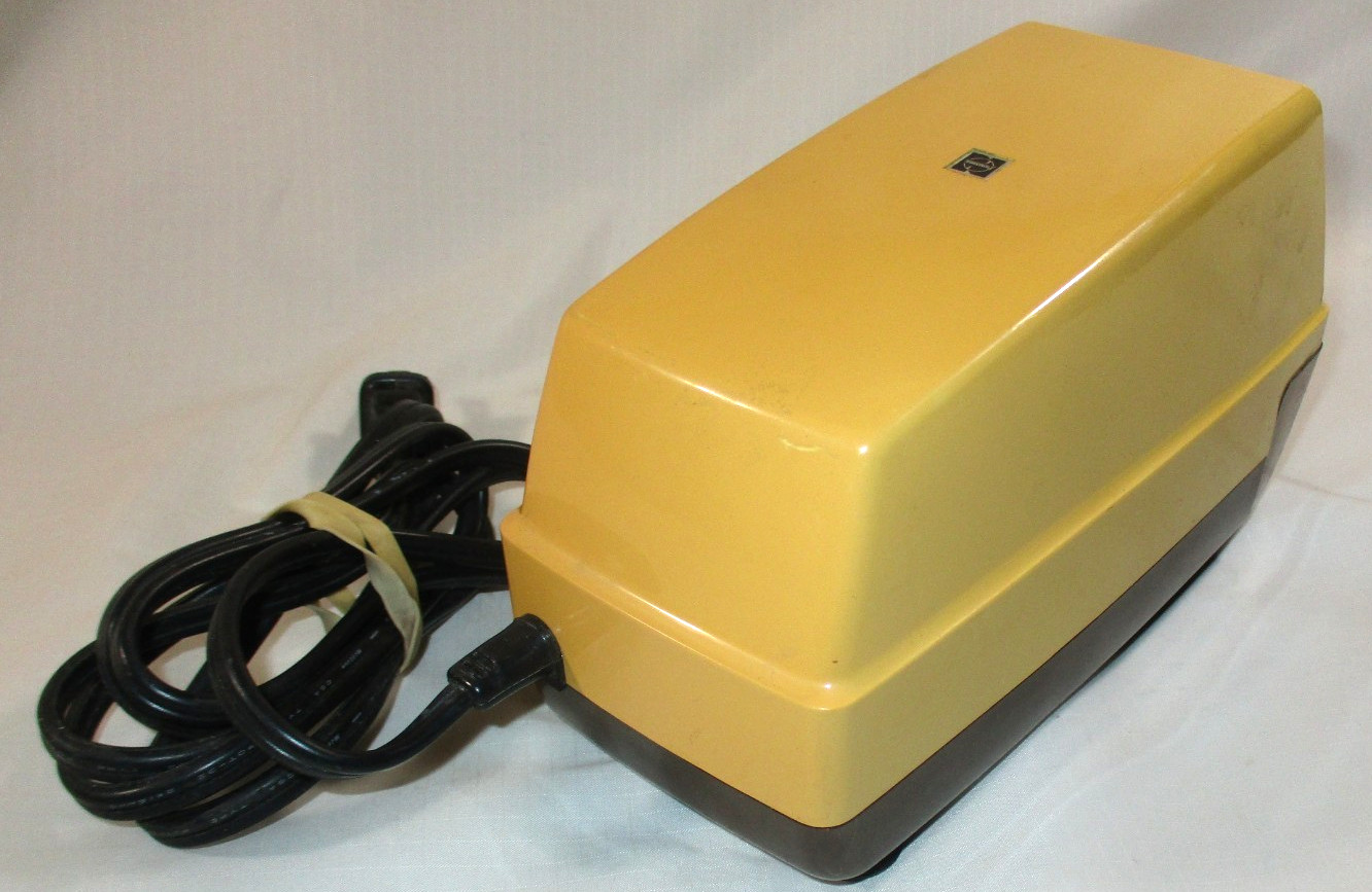 Vtg PANASONIC Electric Pencil Sharpener~Model KP 33S~Auto Stop~Japan~Works Great