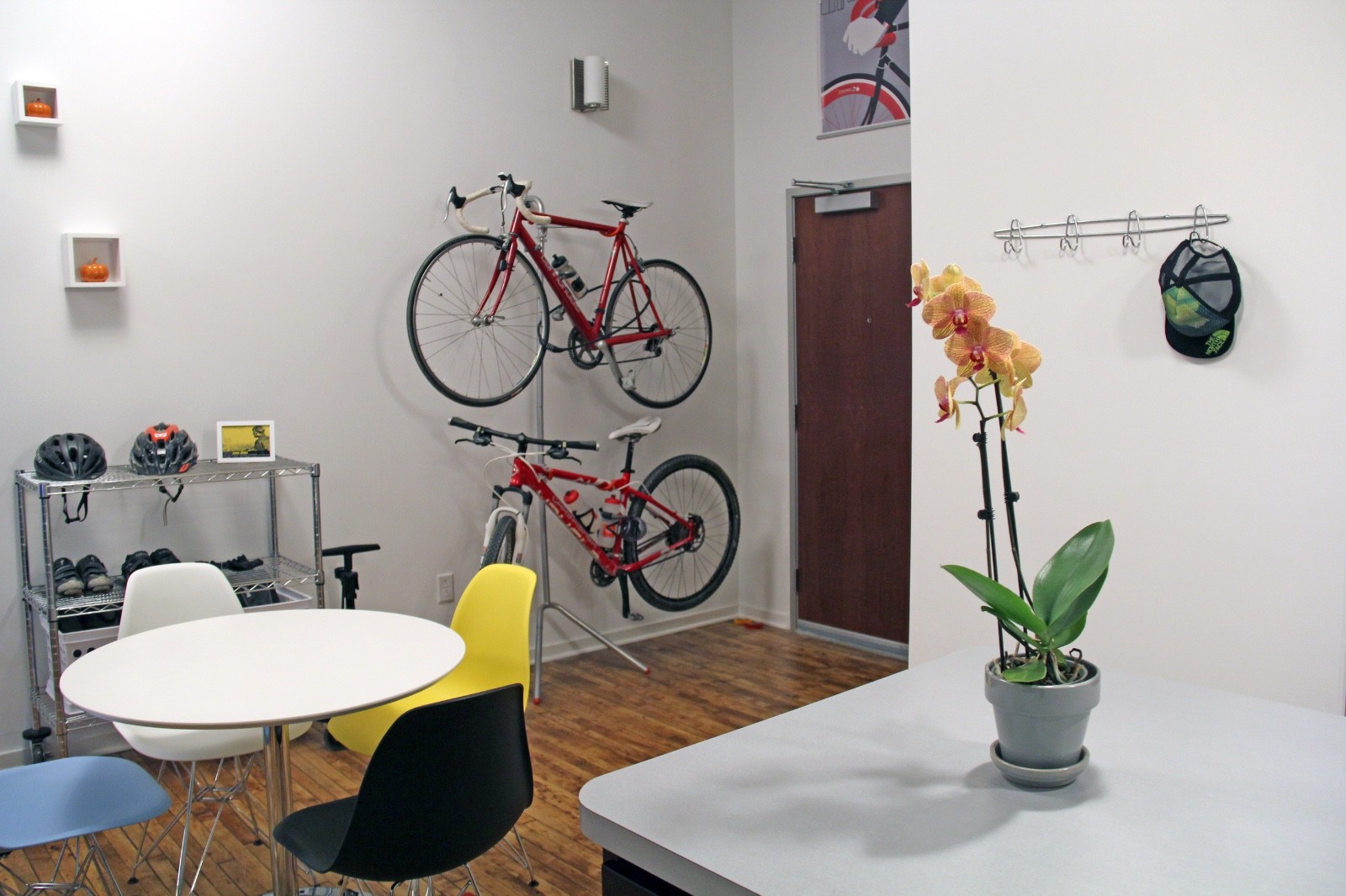 Delta Freestanding Wall Fully Adjustable 2 Bike Gravity Storage Rack RS6100