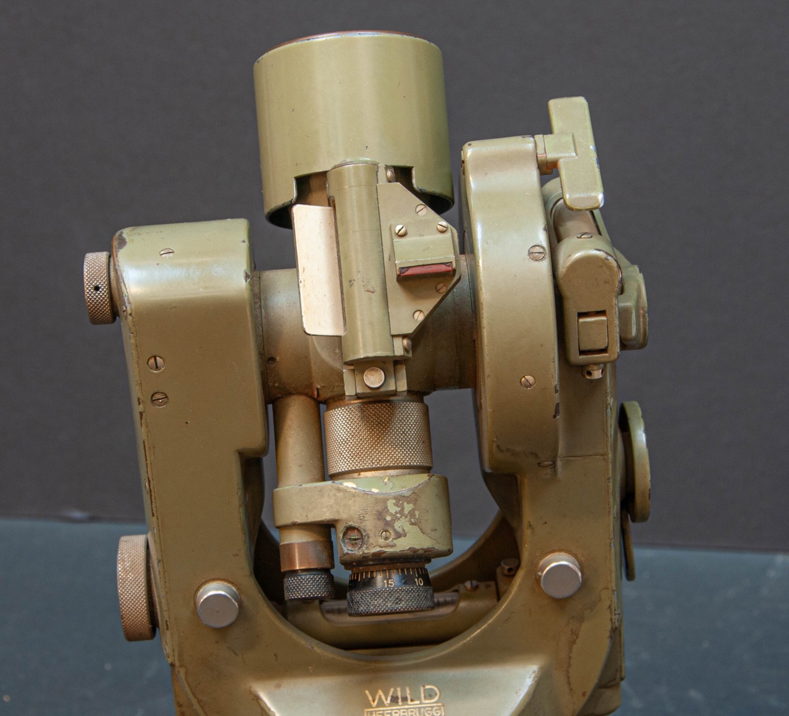 Wild Heerbrugg Theodolite & Case Switzerland No. 42243 Odd Variant. Video.