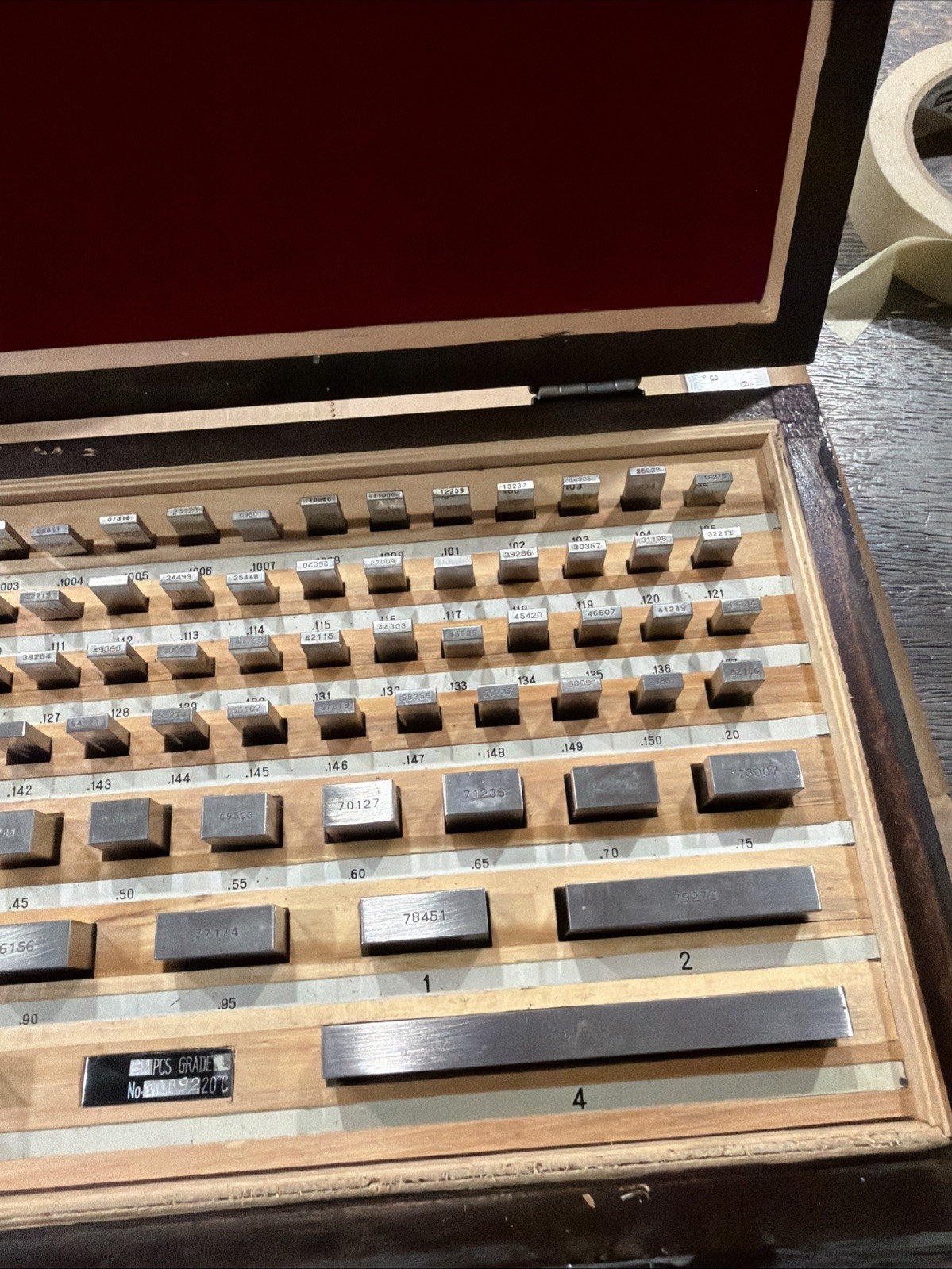 gauge block set 81 piece block set unknown maker wood case complete crack on top