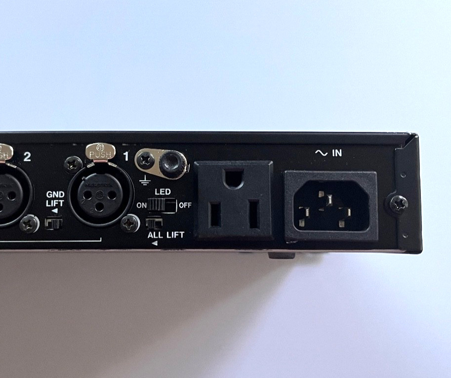 TASCAM LA-81 MKII line converter balanced Teac 0160004 UNTESTED rack RARE