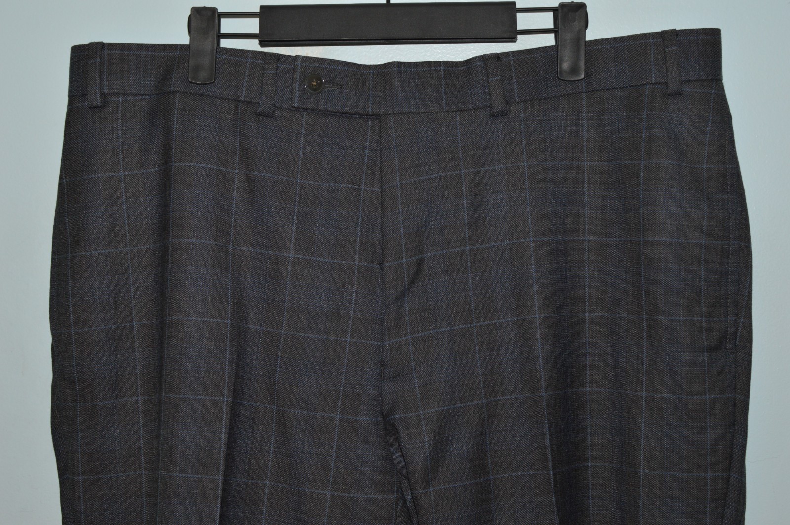 Llike New (2Pc Suit 46R 46 Regular R) CALVIN KLEIN Gray Windowpane Stretch 38x30