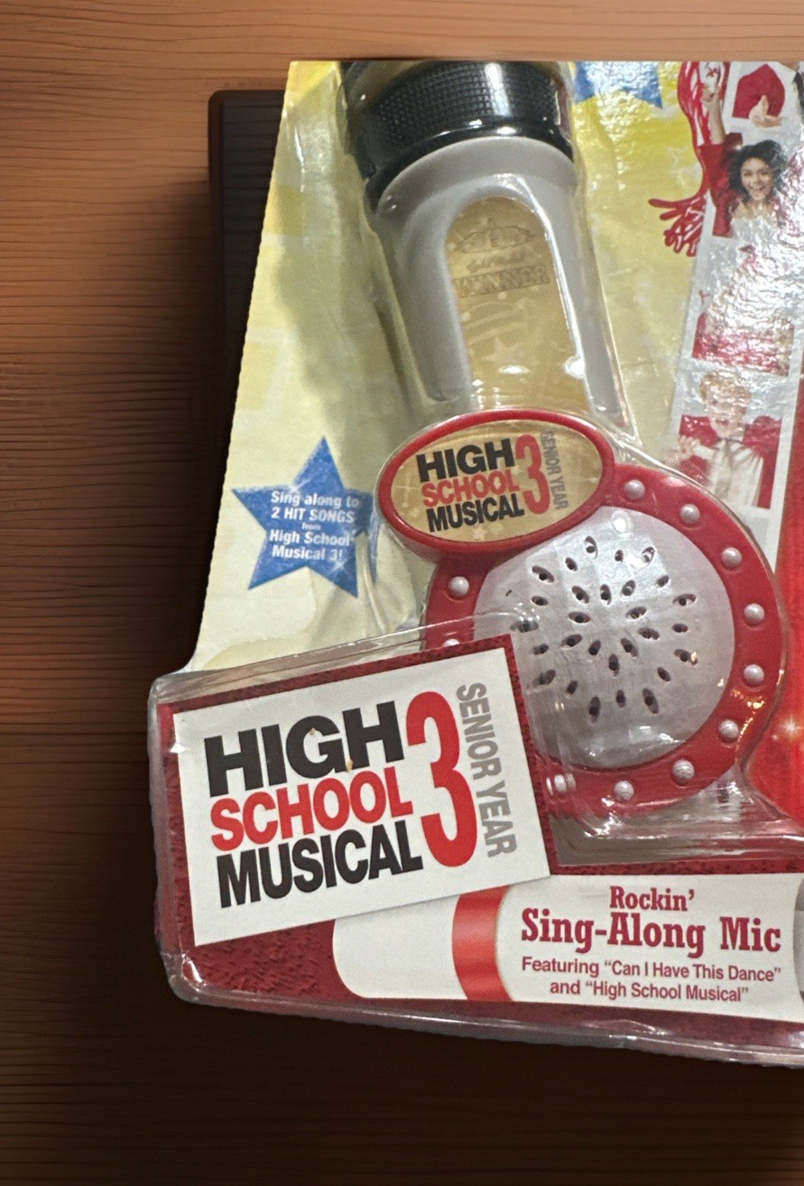 Disney HIGH SCHOOL MUSICAL 3 Senior Year Rockin' Sing-Along Mic (2008) Collector