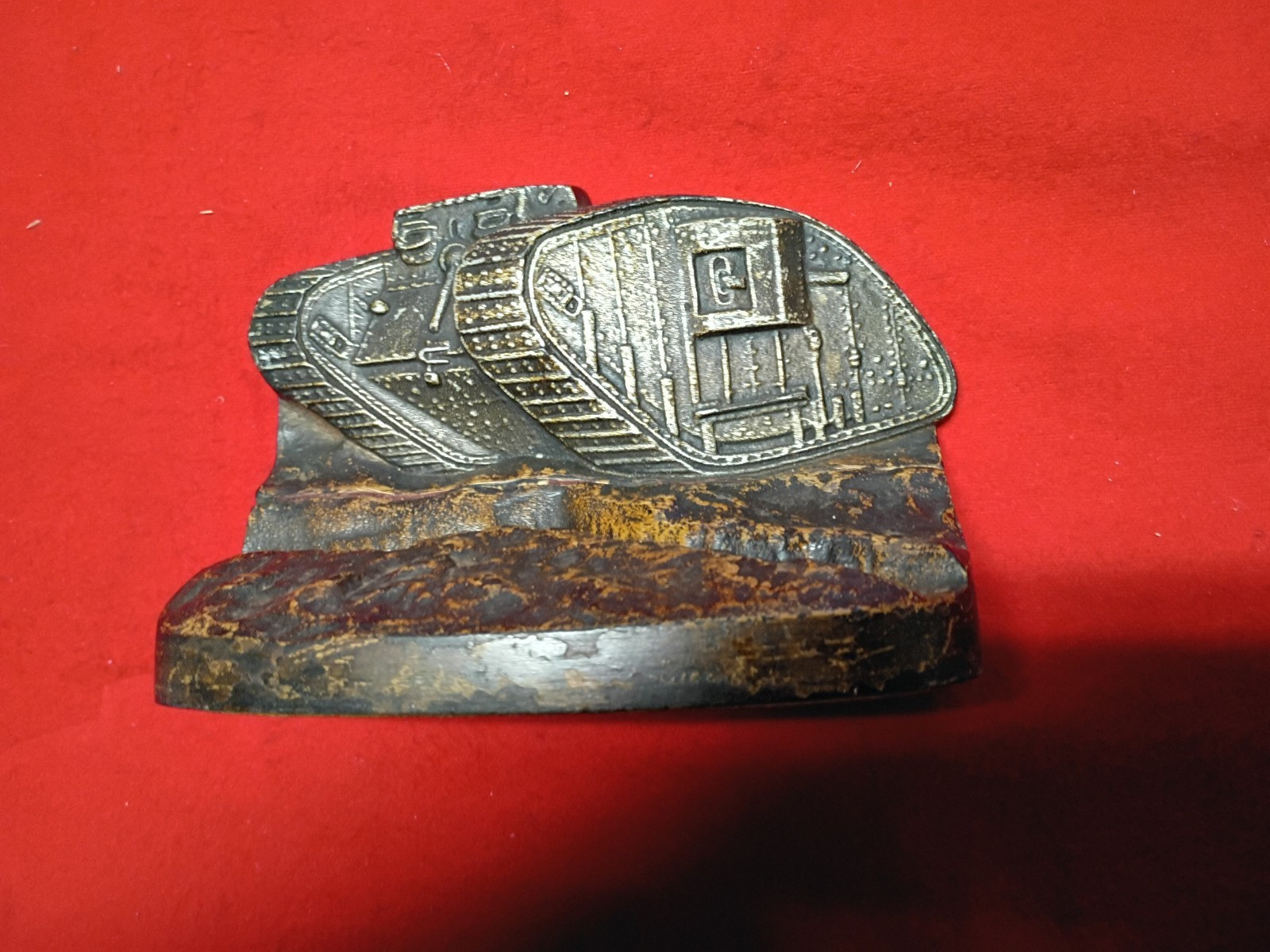 WW1 U.S. TANKS CAST IRON (BOOK ENDS)