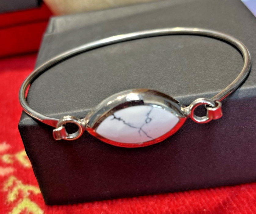 Taxco Mexico Alpaca Silver Howlite Stone Bangle Bracelet