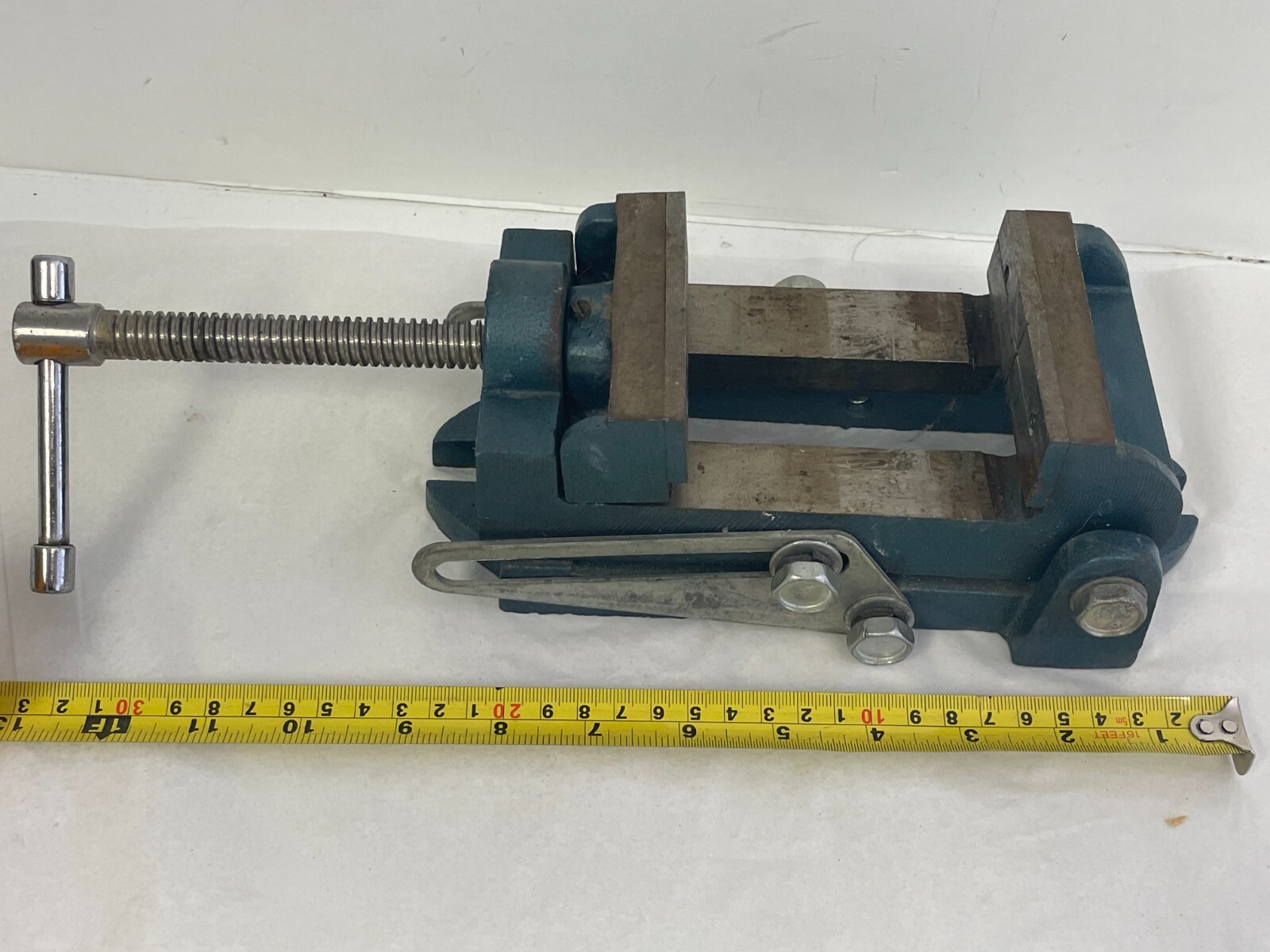 Value Collection 3-5/16" Jaw Opening Cap. x 1-1/4" Throat Depth Angle Drive Vise