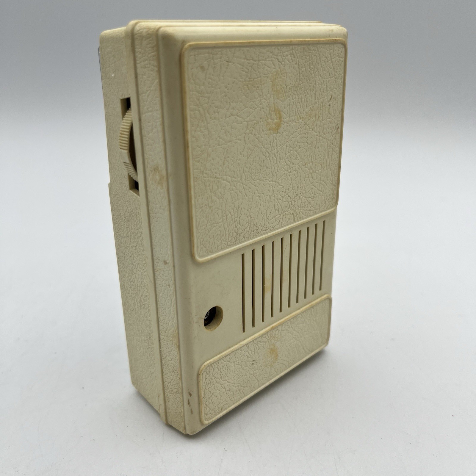 General Electric Accent Line 8 Transistor Radio - Cream - Works - READ BELOW