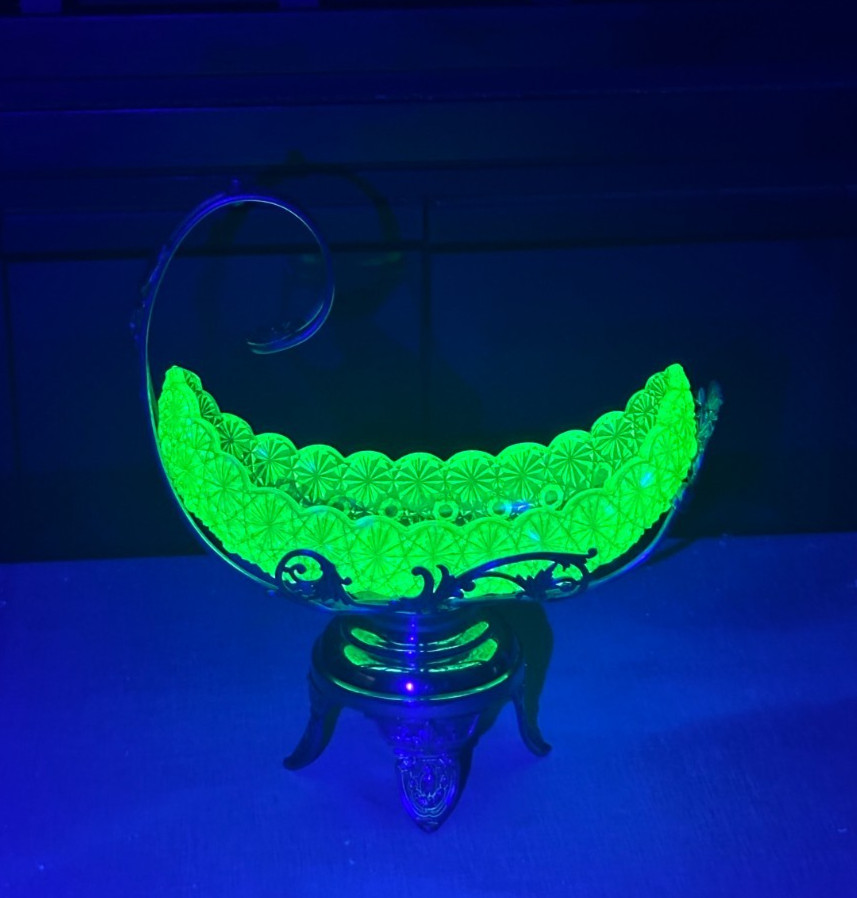 Antique Barbour Brothers Quadruple plate Castor Button & Bows Daisy Canoe Bowl