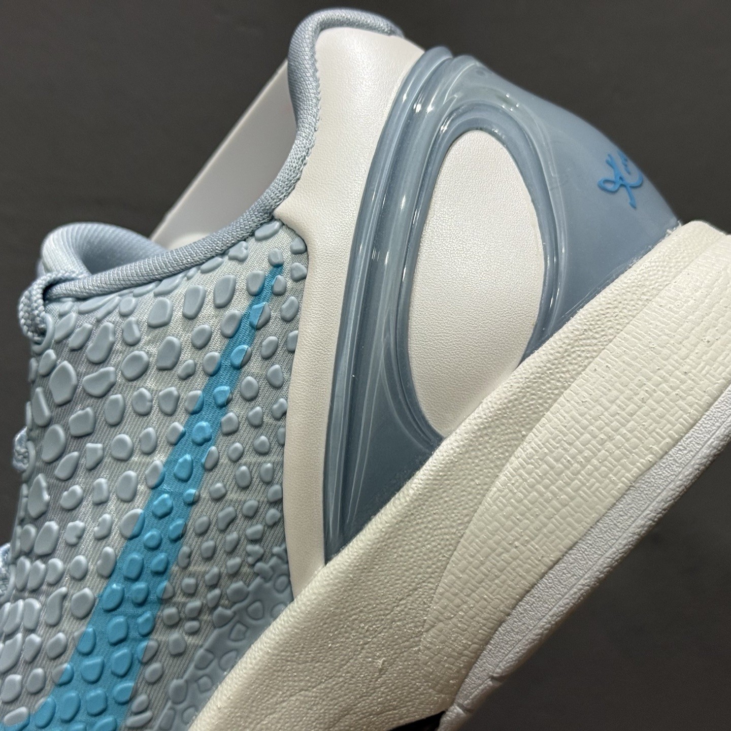 IO3672-400 NK Kobe 6 Protro Caitlin Clark Light Armory Blue