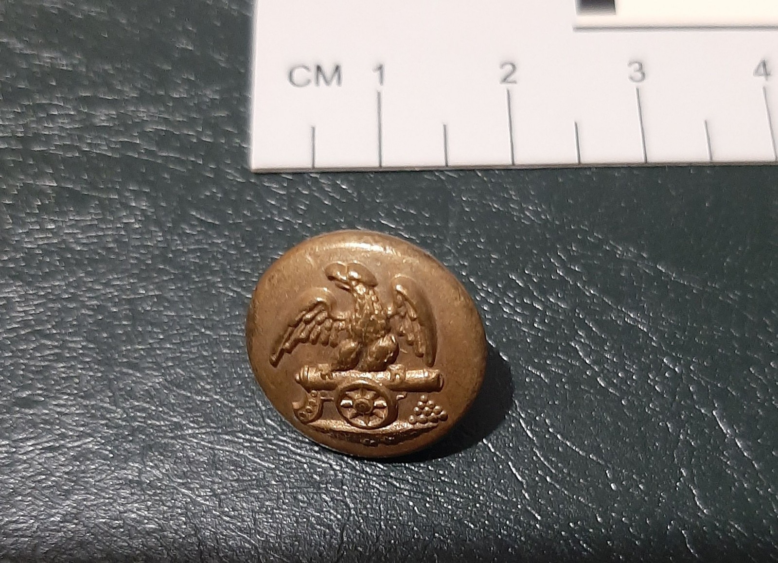 ARTILLERY Button - Eagle and Cannon - OLD - HV Allien Backmark