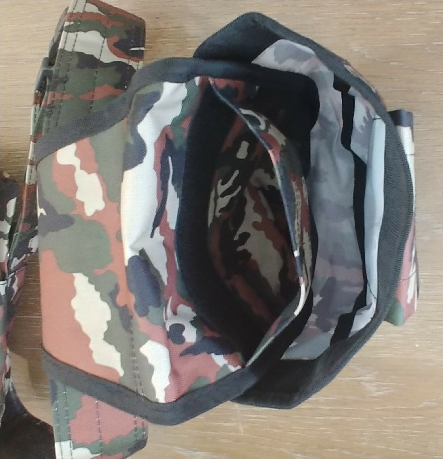 Metal Detecting Finds Bags With 52 Inch Belt High Quality - Camo