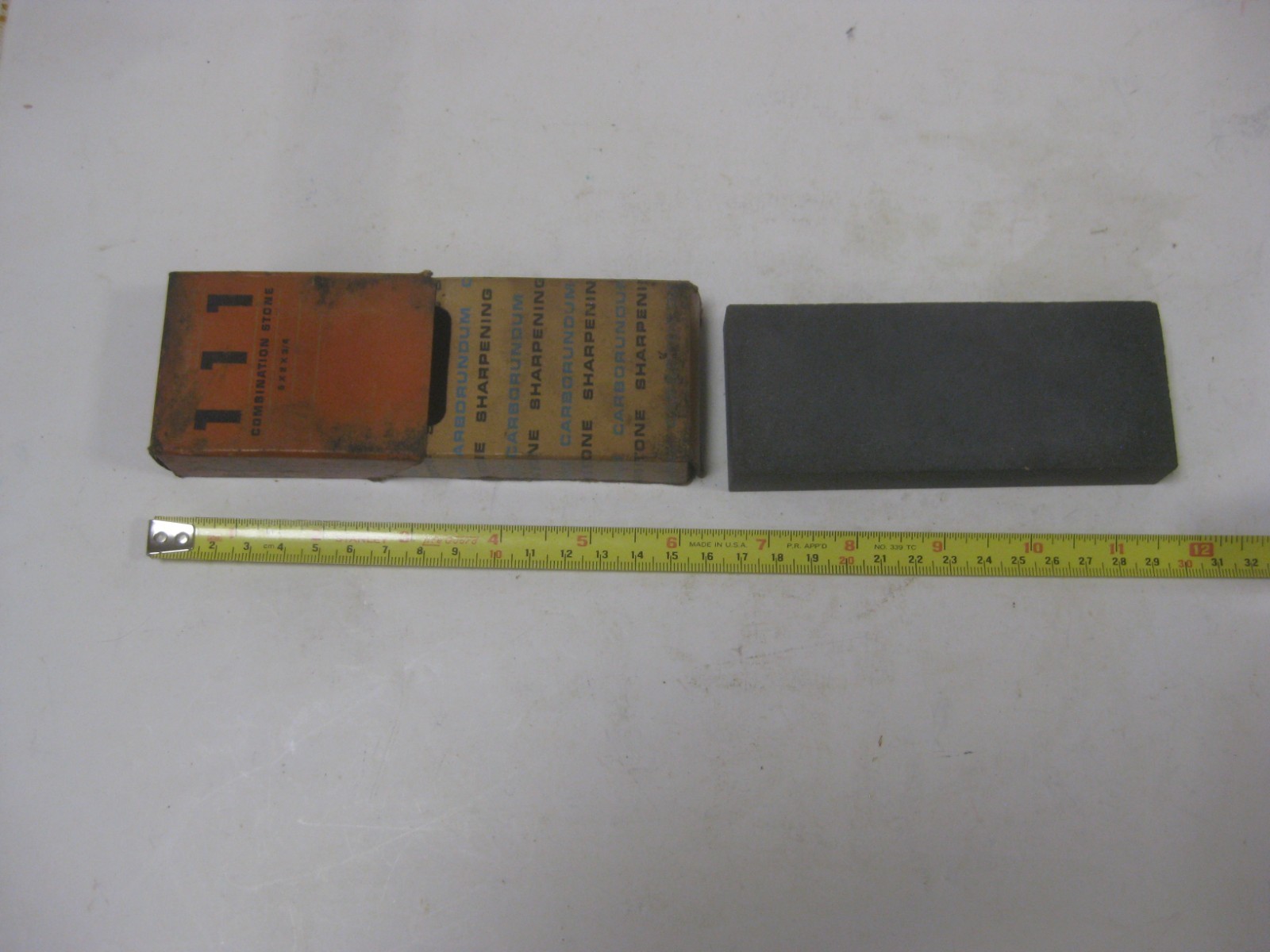 Set Of 3 Vintage Carborundum Sharpening Stone In Original Box