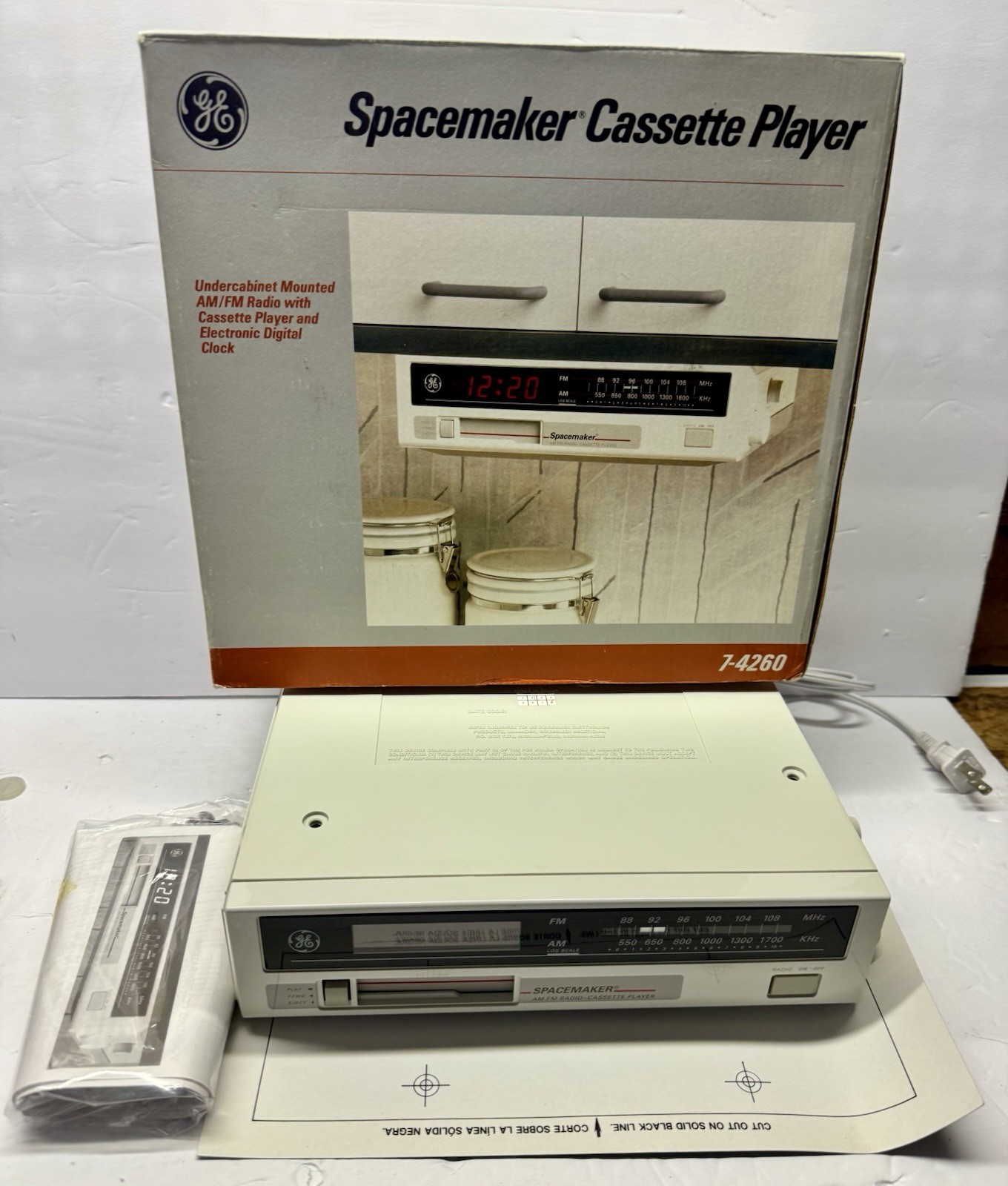 Vintage GE Spacemaker 7-4260 Kitchen AM/FM Radio w/ Cassette Player White Tested