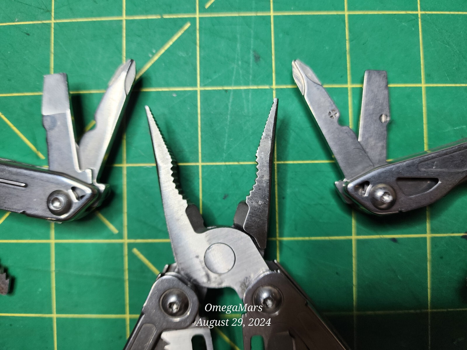 Leatherman Sidekick one at random